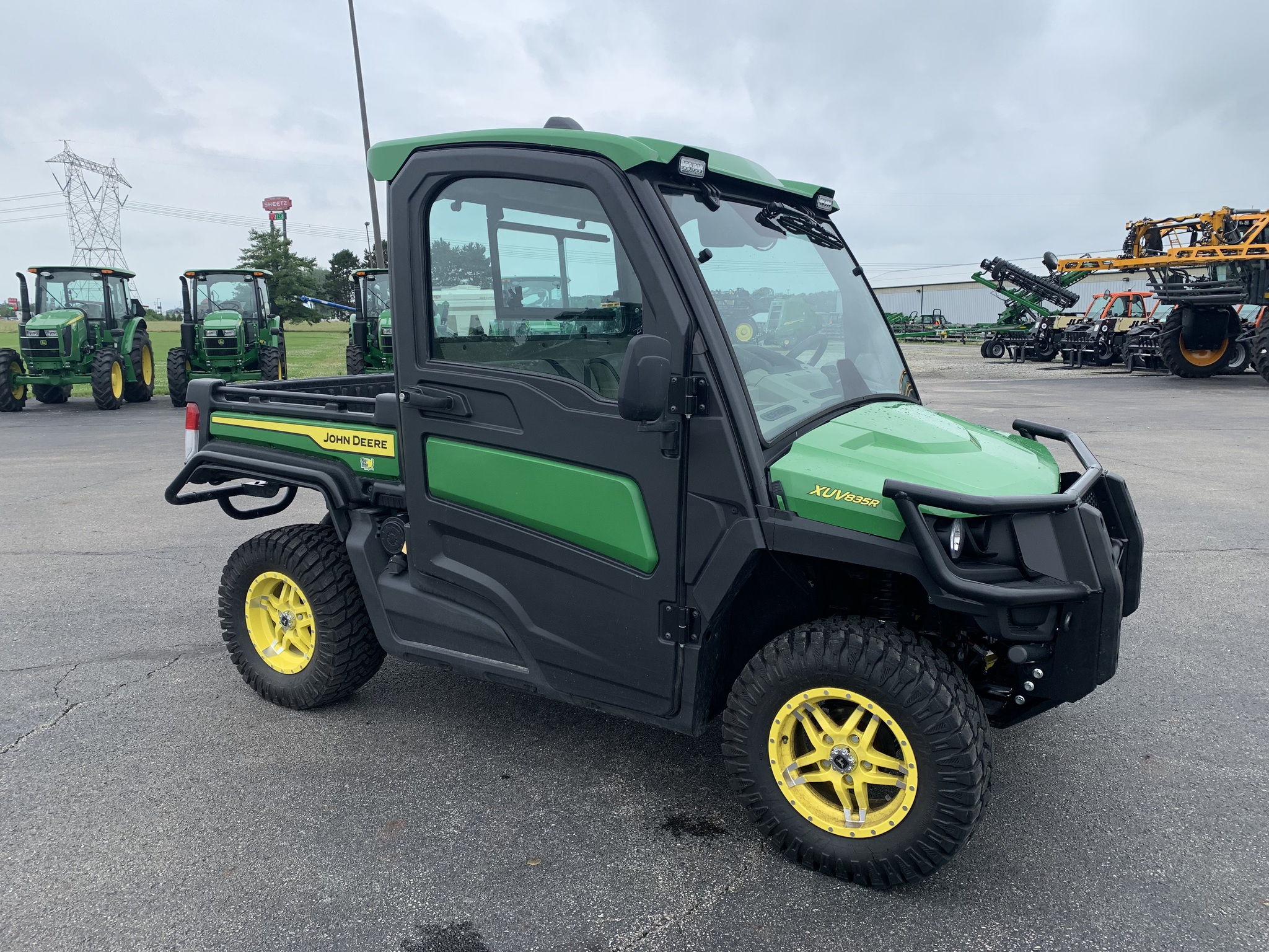 2024 John Deere XUV 835R SIGNATURE Image 2
