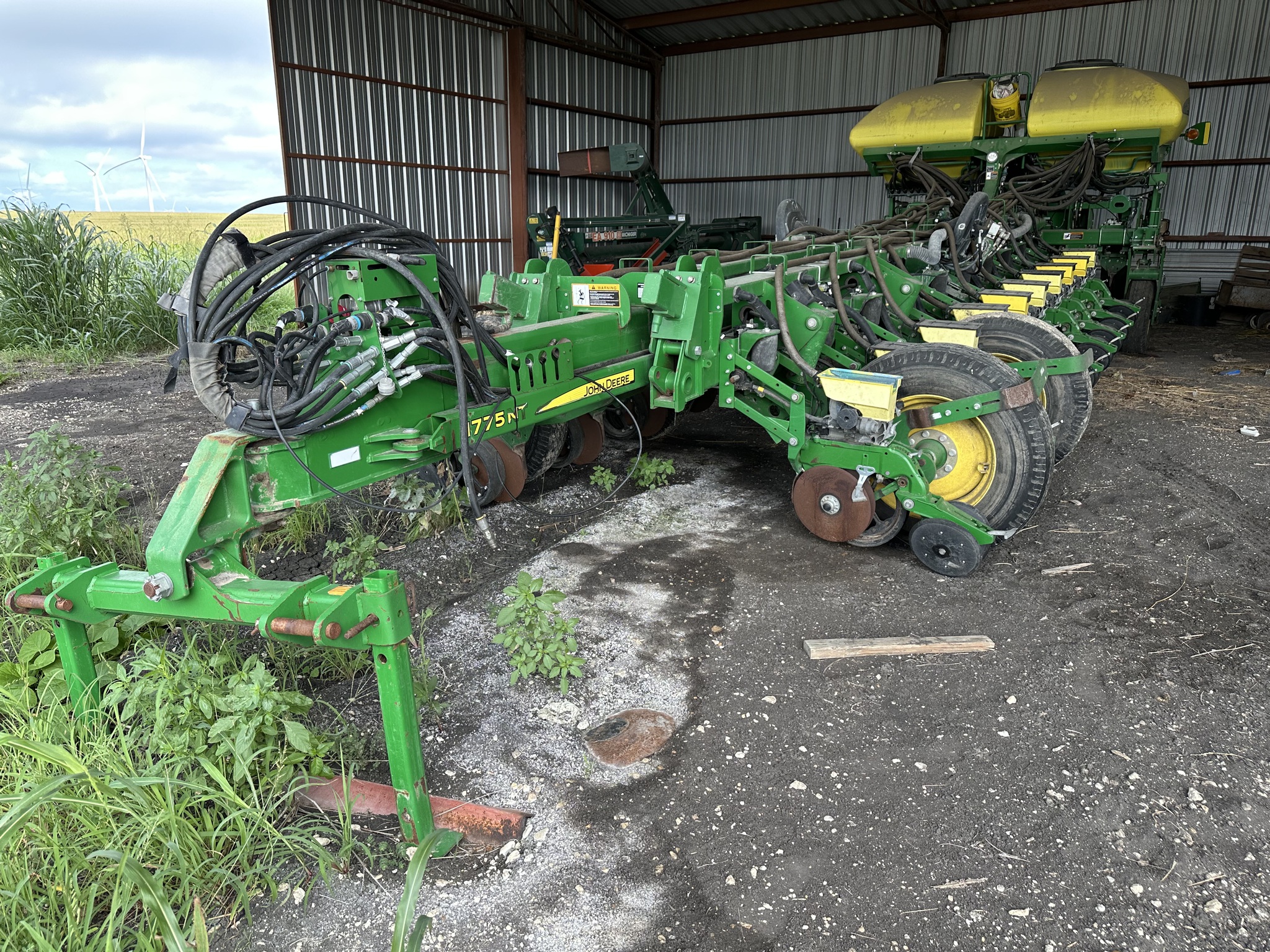 2015 John Deere 1775NT Image 1
