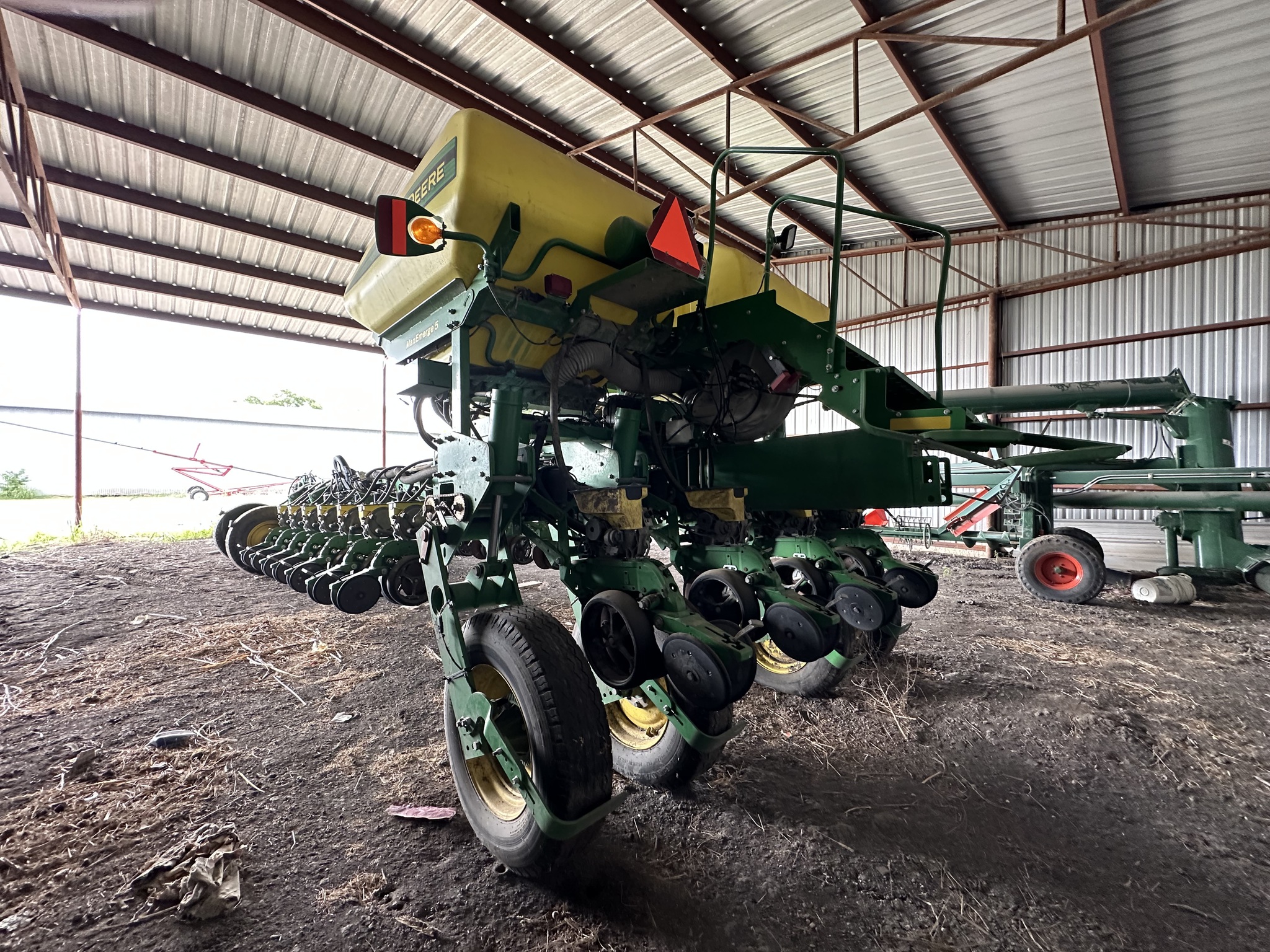 2015 John Deere 1775NT Image 10