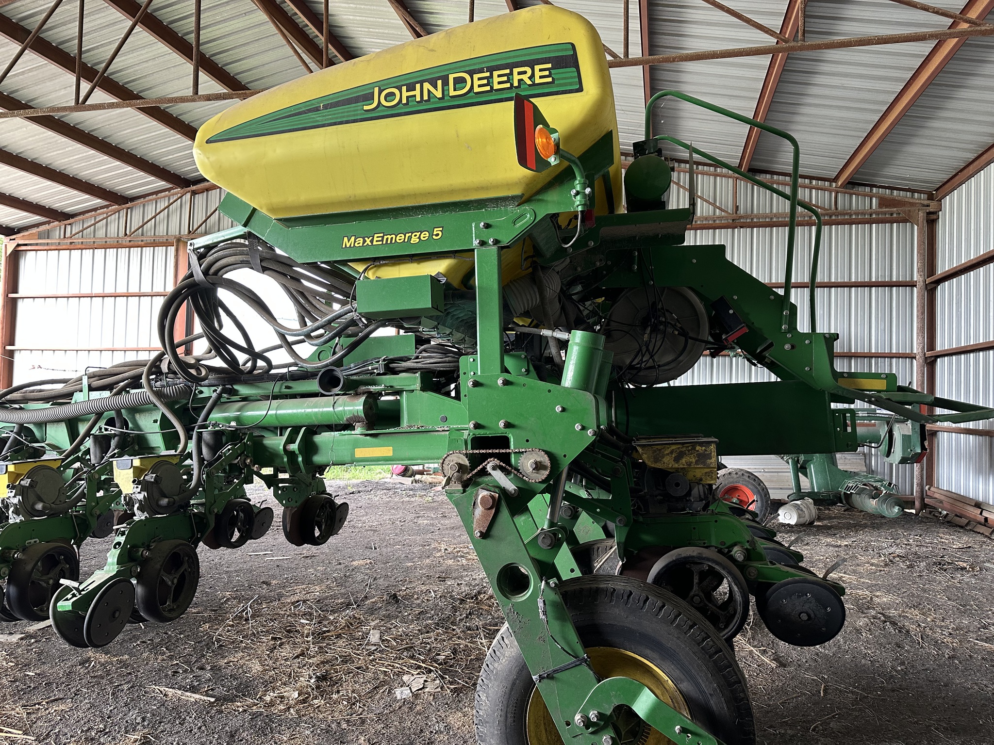 2015 John Deere 1775NT Image 9