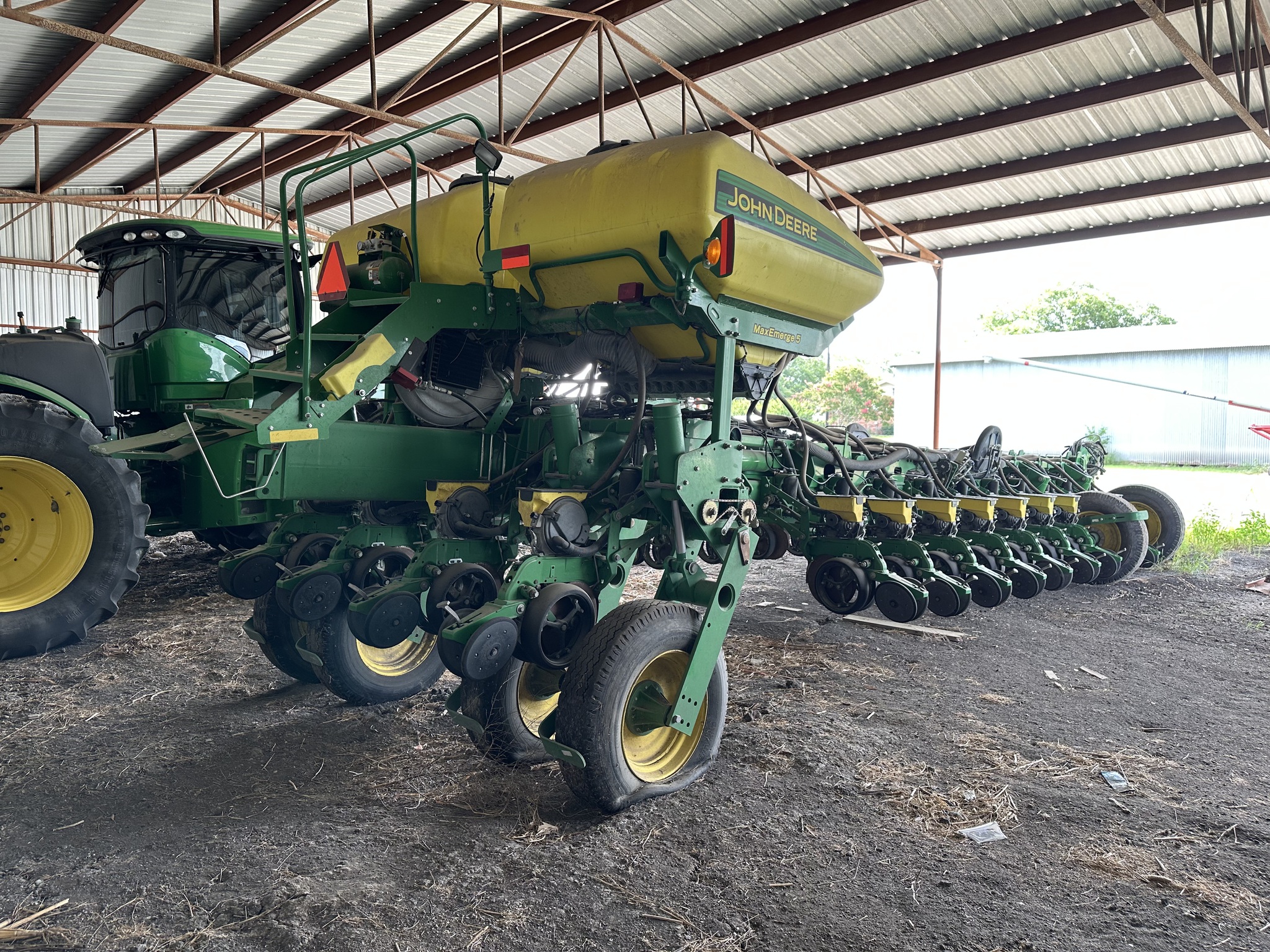 2015 John Deere 1775NT Image 13