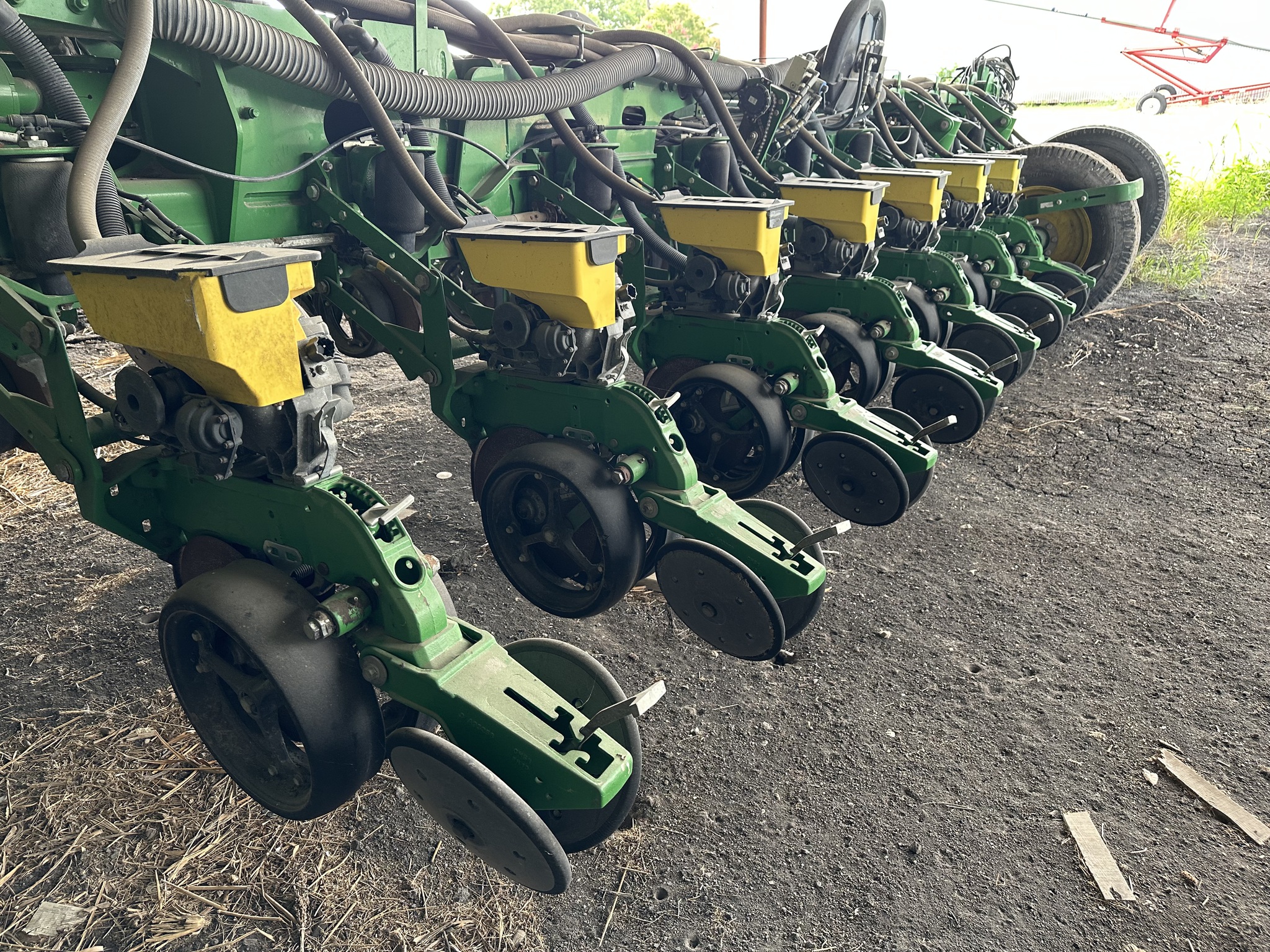 2015 John Deere 1775NT Image 23