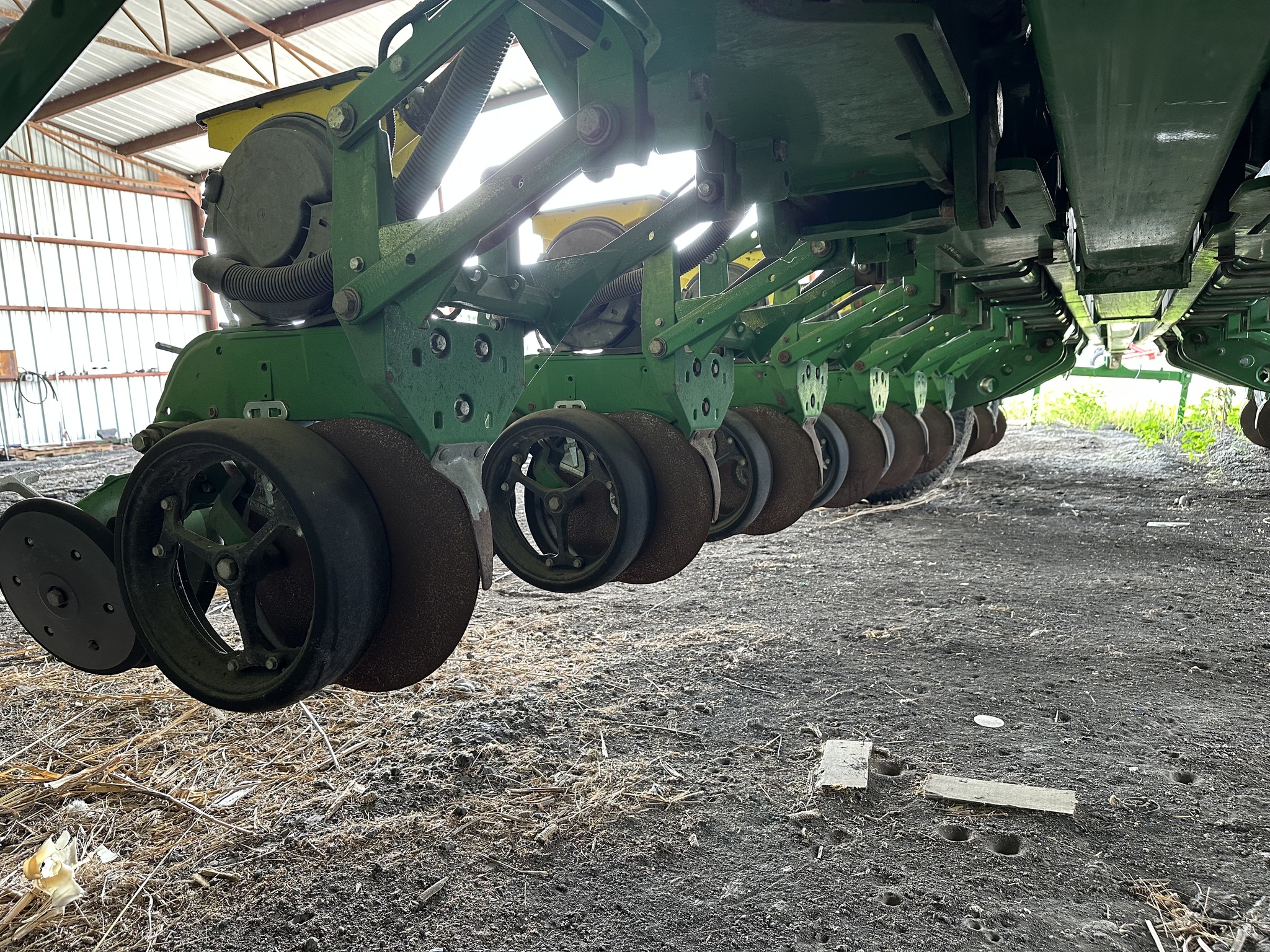 2015 John Deere 1775NT Image 25