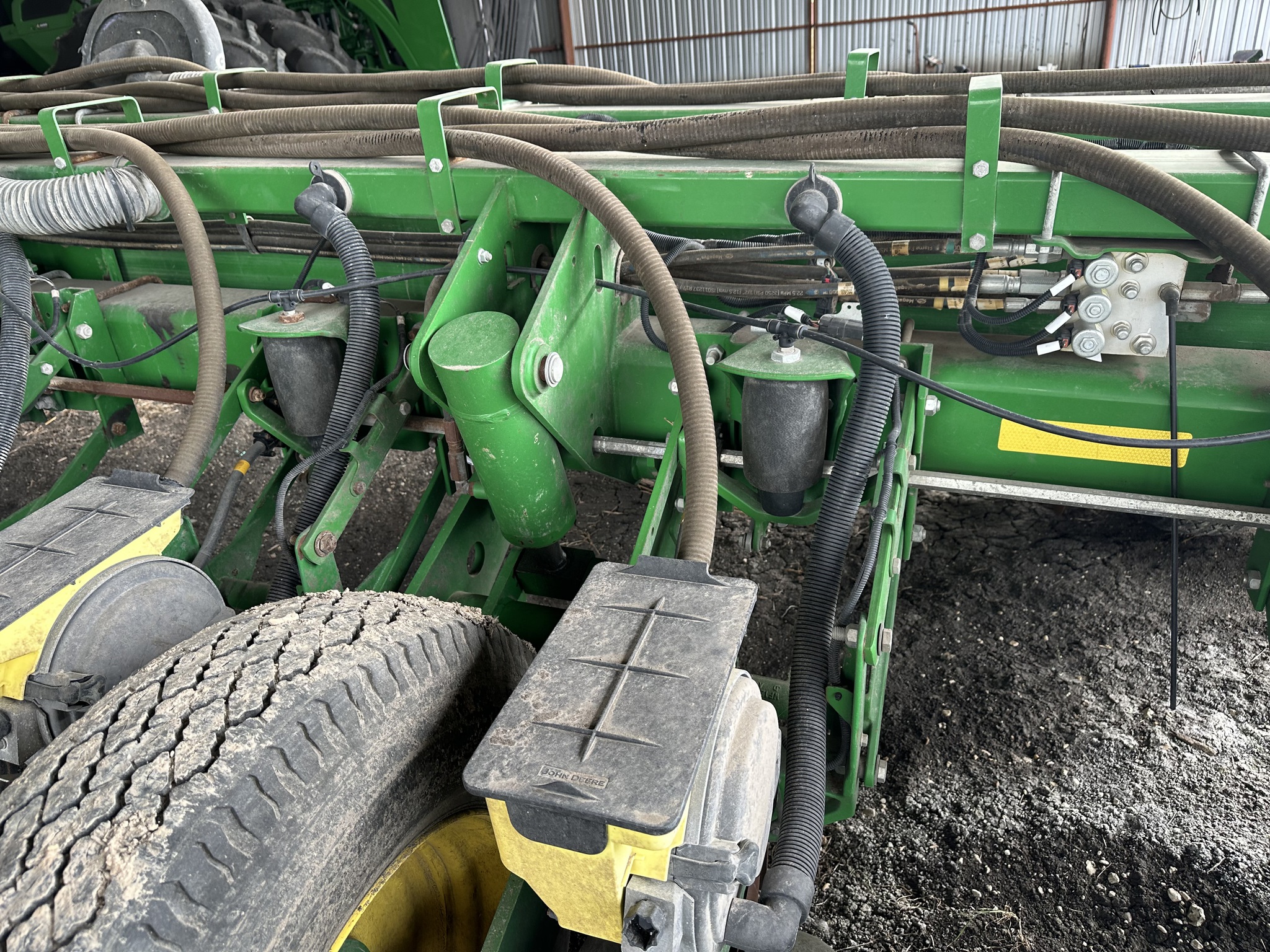 2015 John Deere 1775NT Image 27