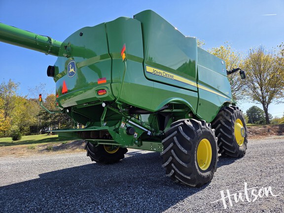 Photo of 2022 John Deere S770