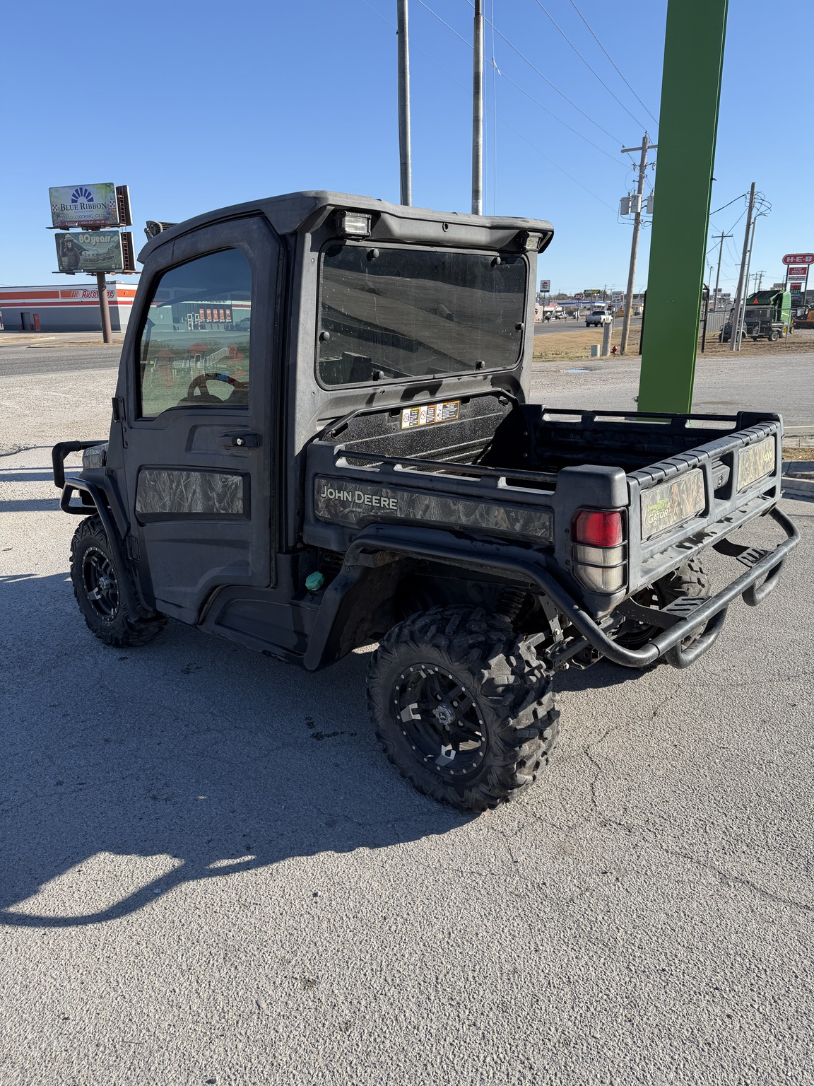 2018 John Deere XUV 865M Image 2