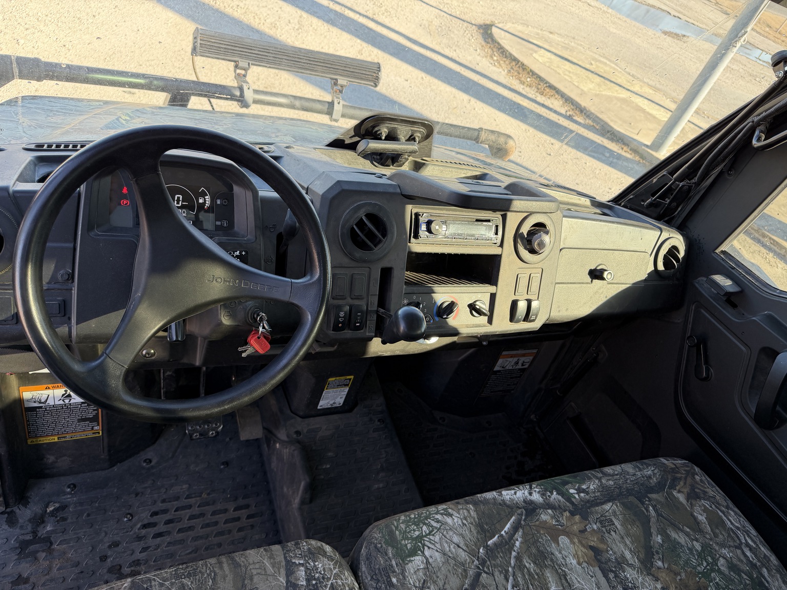 2018 John Deere XUV 865M Image 8