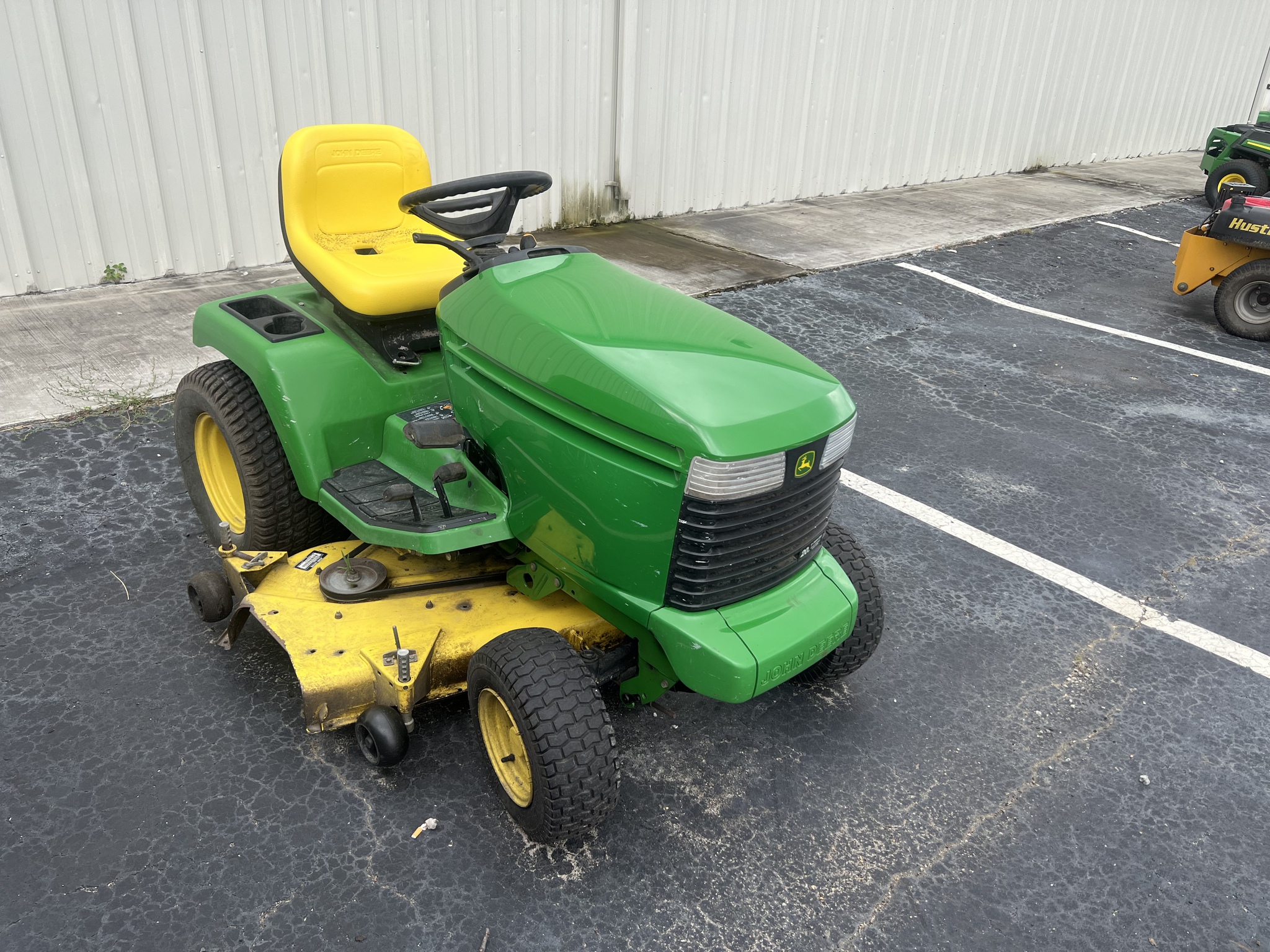 2004 John Deere 335