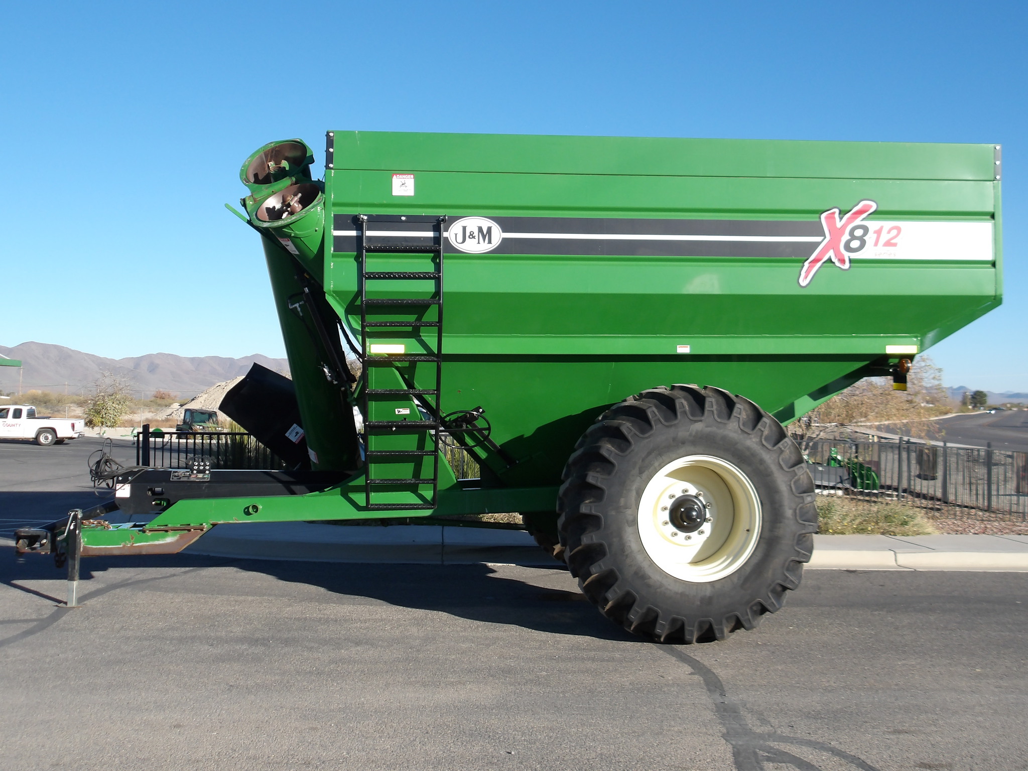 2023 J&M 812X Image 2