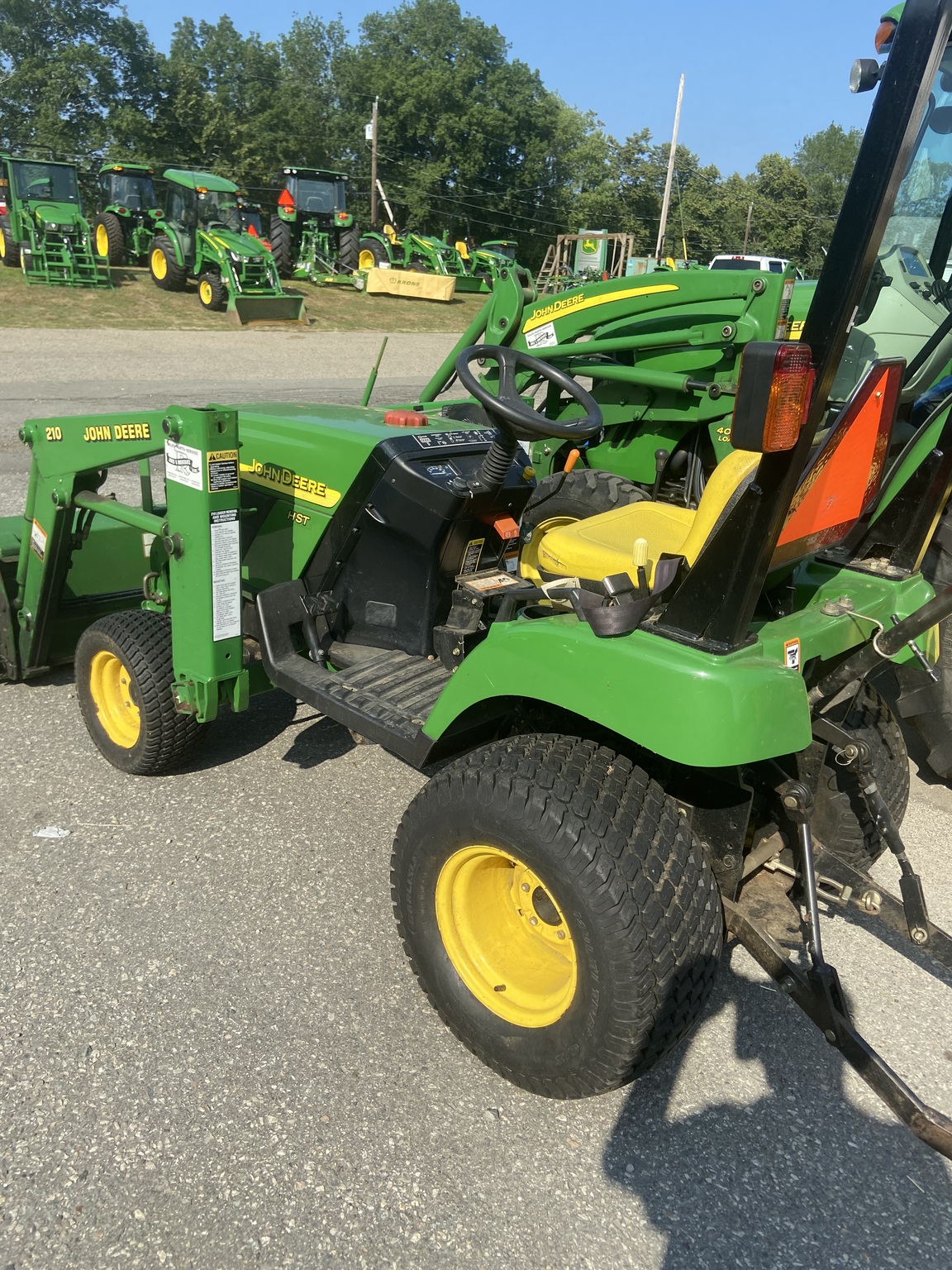 2004 John Deere 2210 Image 2