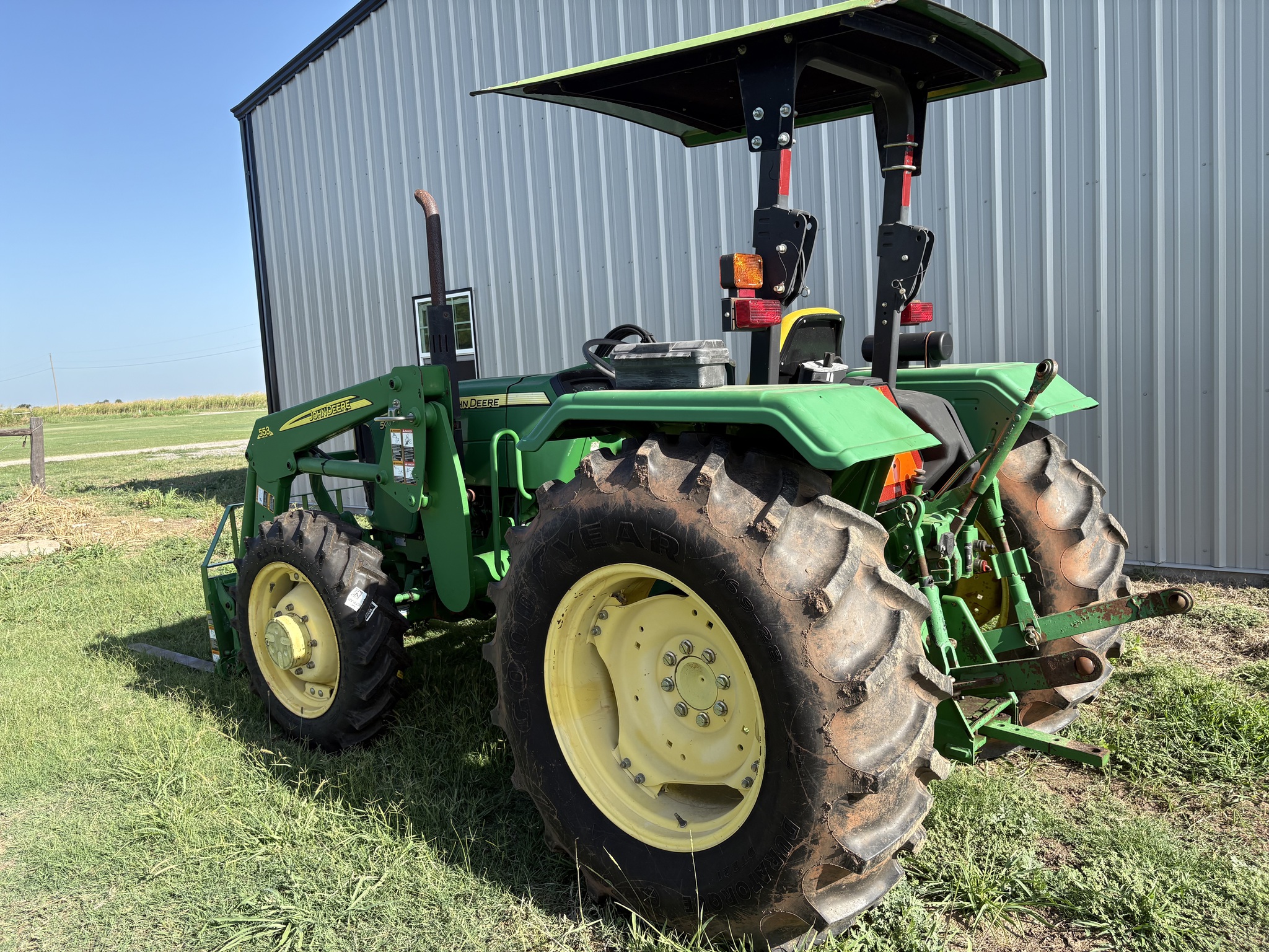 2009 John Deere 5075E Image 2