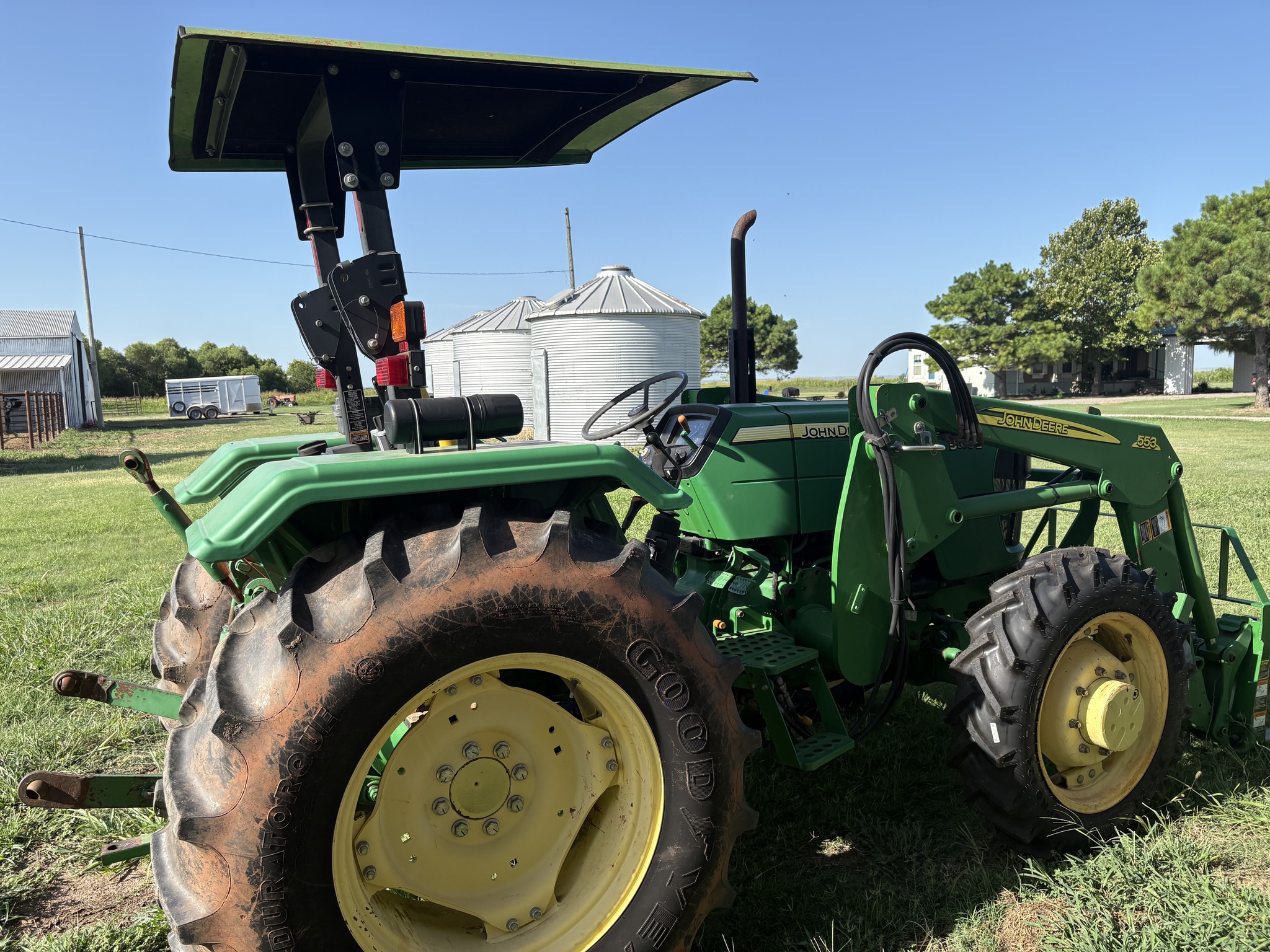 2009 John Deere 5075E Image 4