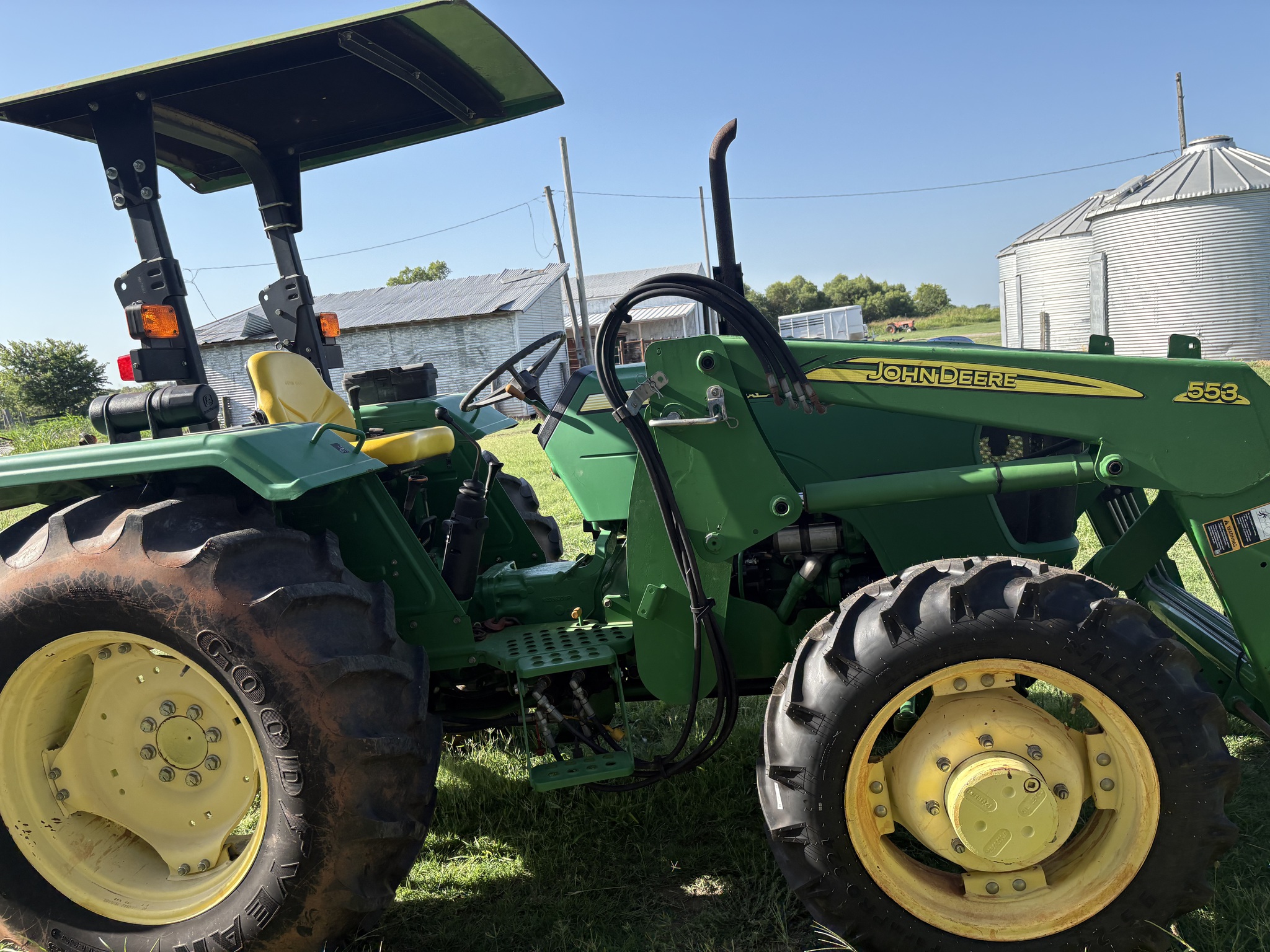 2009 John Deere 5075E Image 5