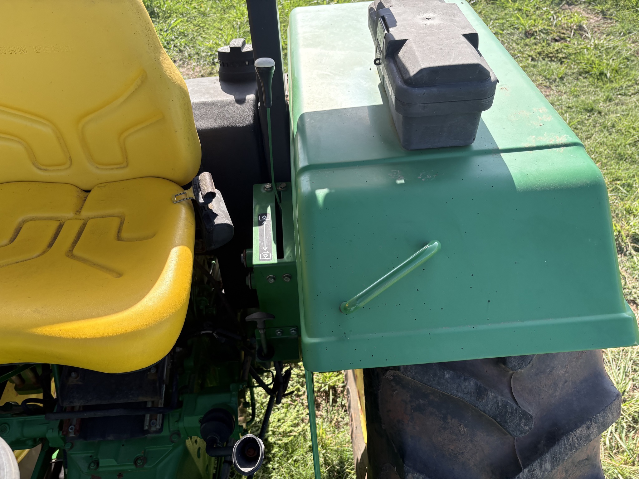 2009 John Deere 5075E Image 11