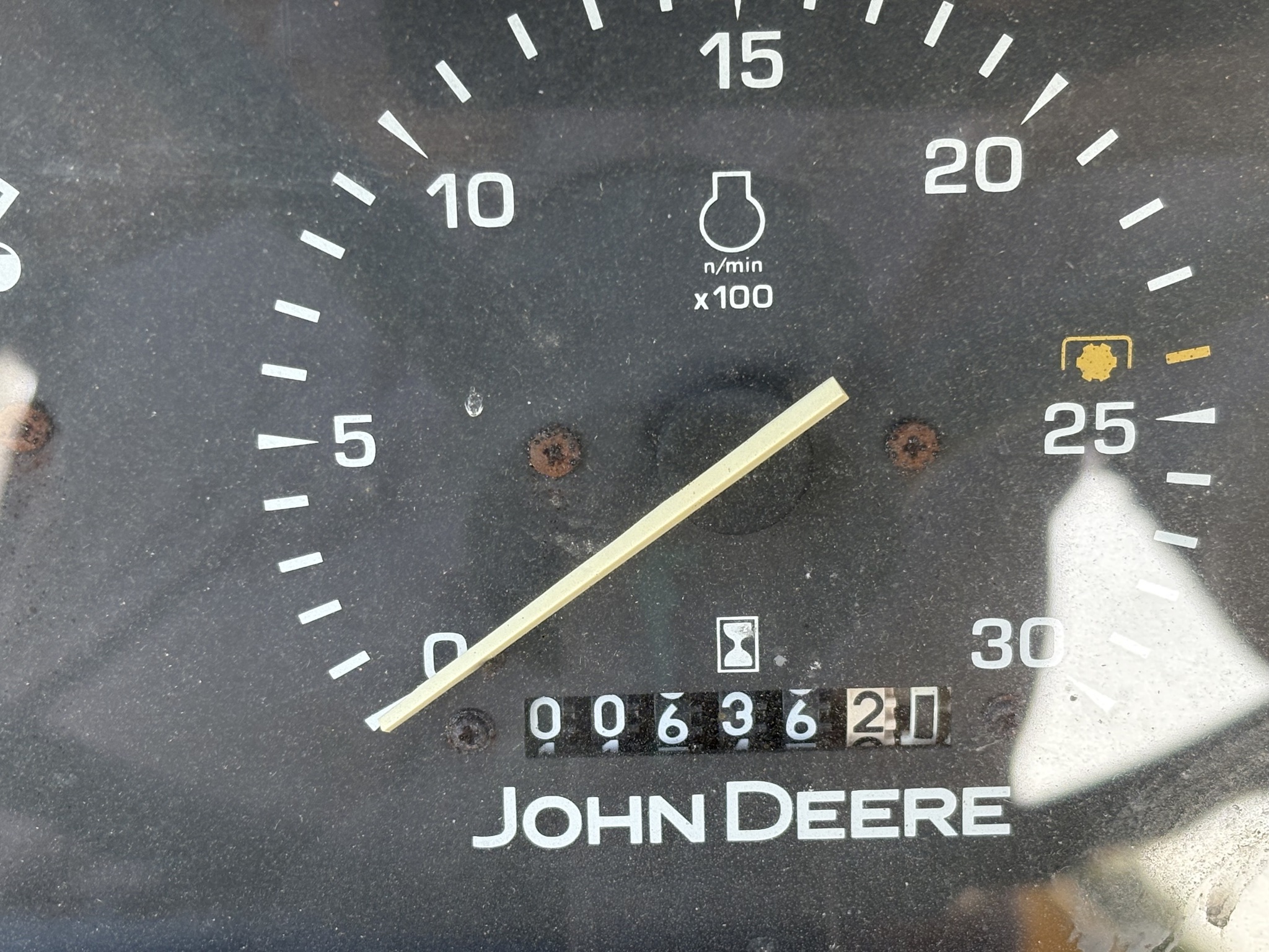 2009 John Deere 5075E Image 10