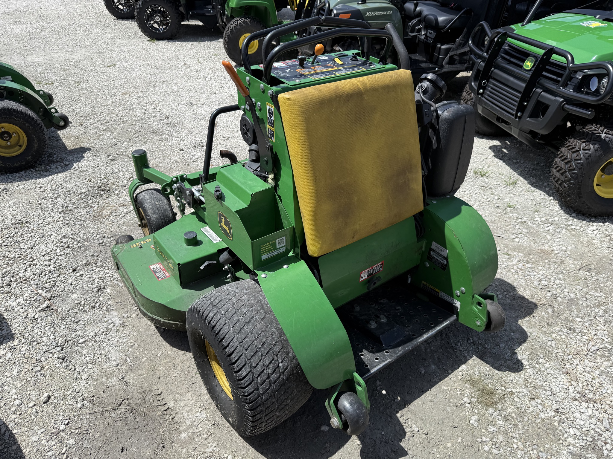 2023 John Deere 652R Image 2