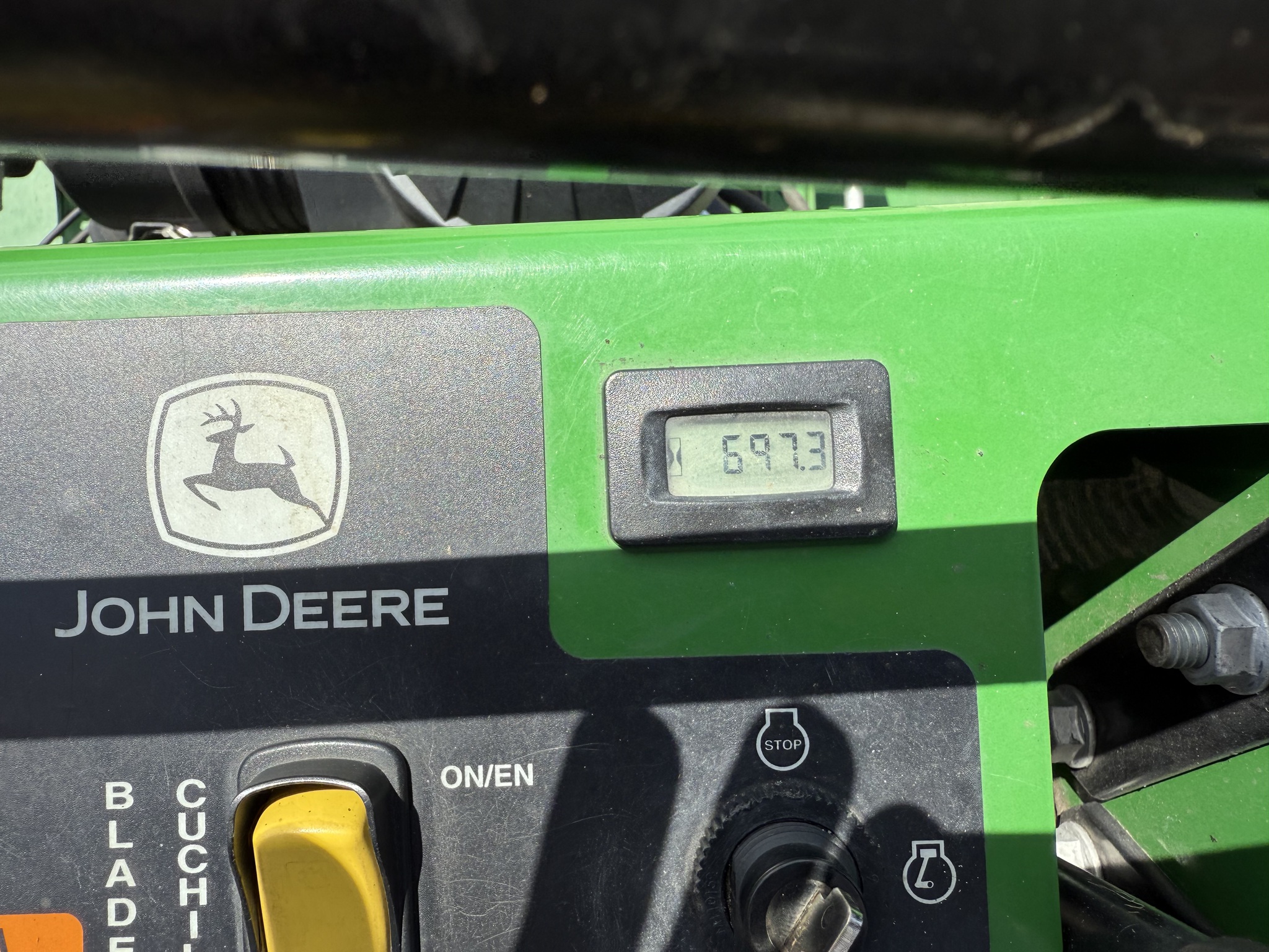 2023 John Deere 652R Image 5