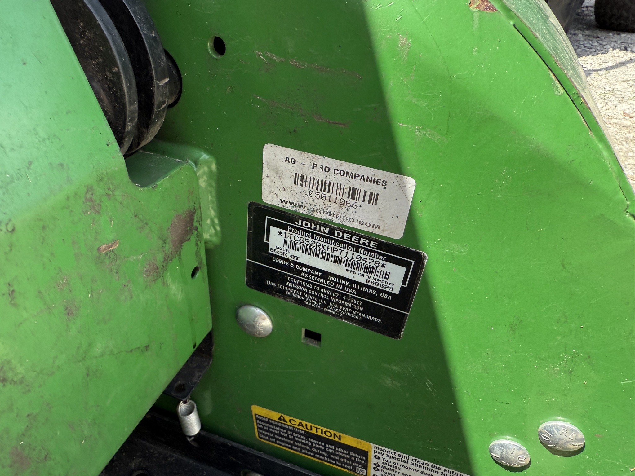 2023 John Deere 652R Image 6