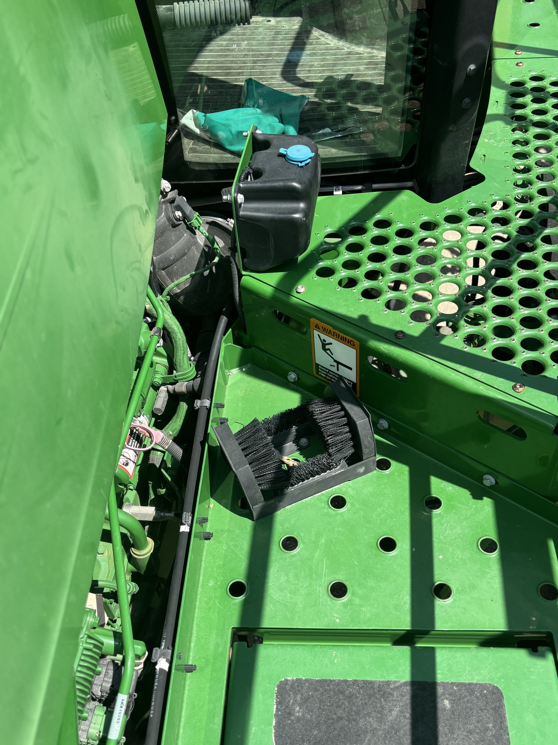 2018 John Deere R4038 Image 10