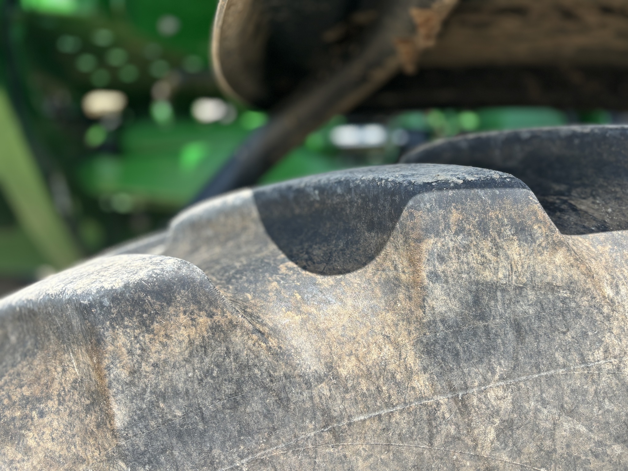 2018 John Deere R4038 Image 18