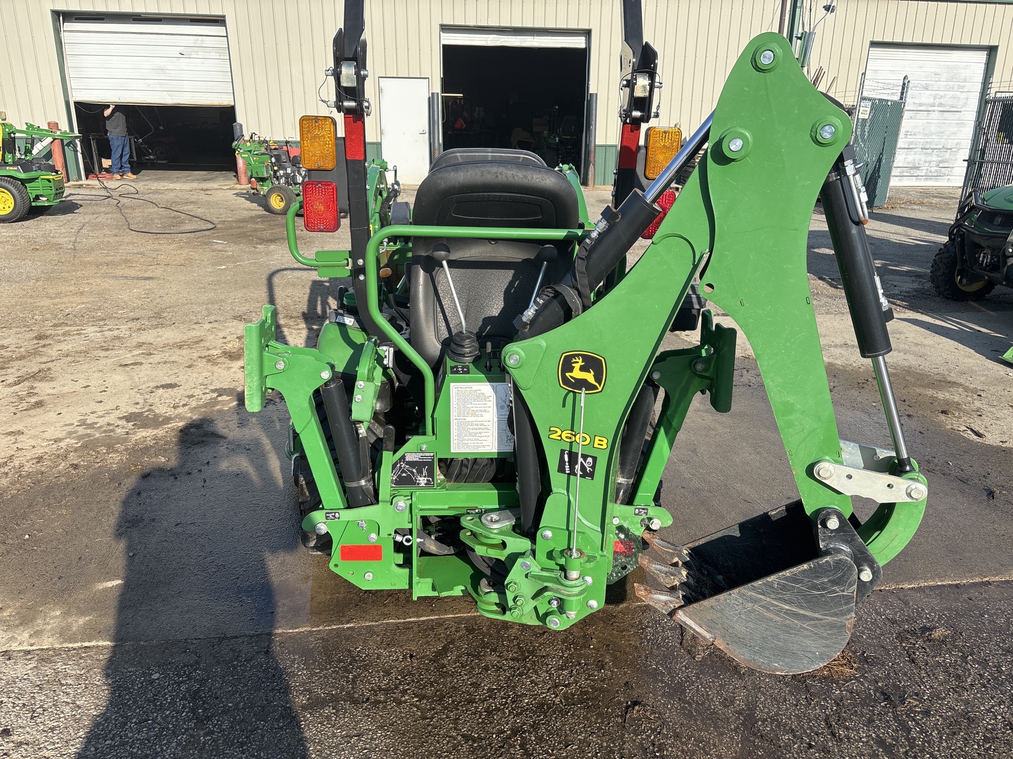 Used 2021 John Deere 1025R Compact Utility Tractors at Koenig Equipment in Amelia, OH - PhotoXL4