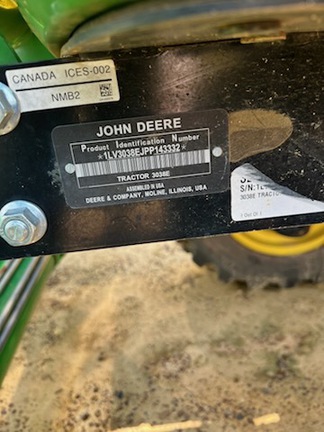 2023 John Deere 3038E Photo 7
