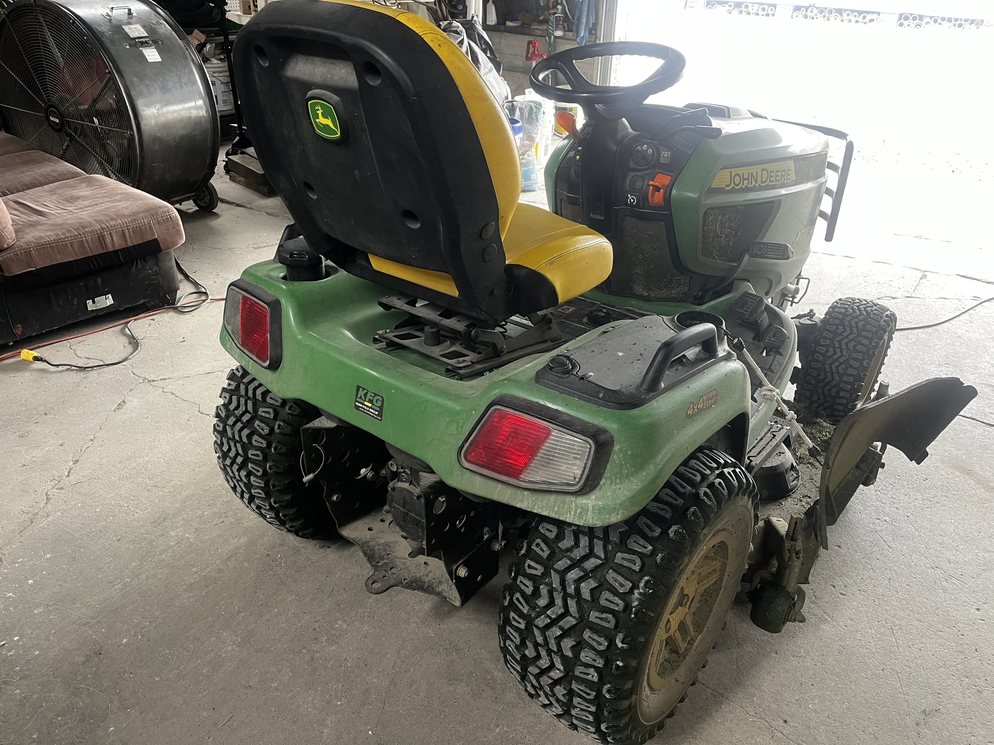 2022 John Deere X739 Image 8