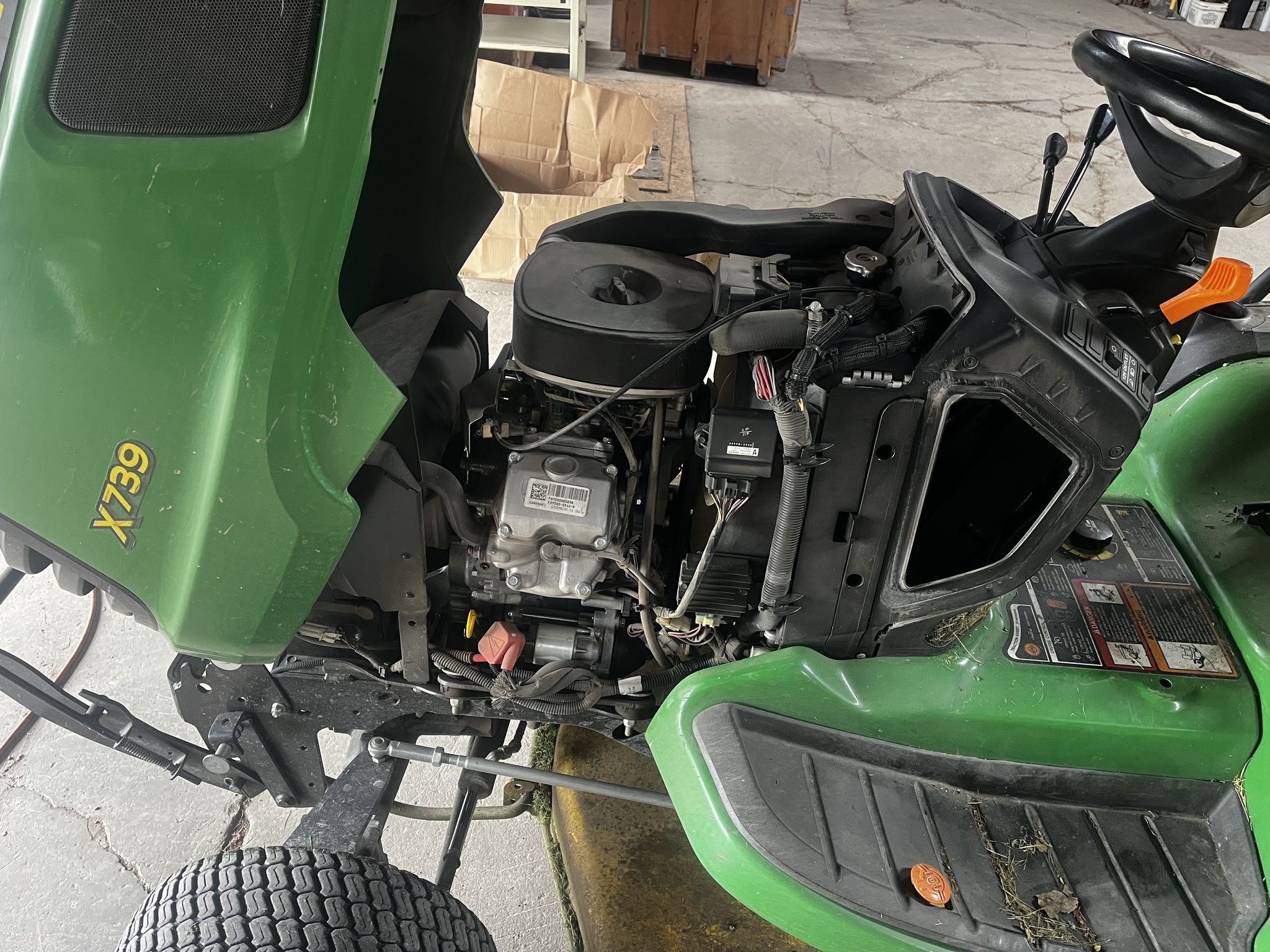 2022 John Deere X739 Image 3