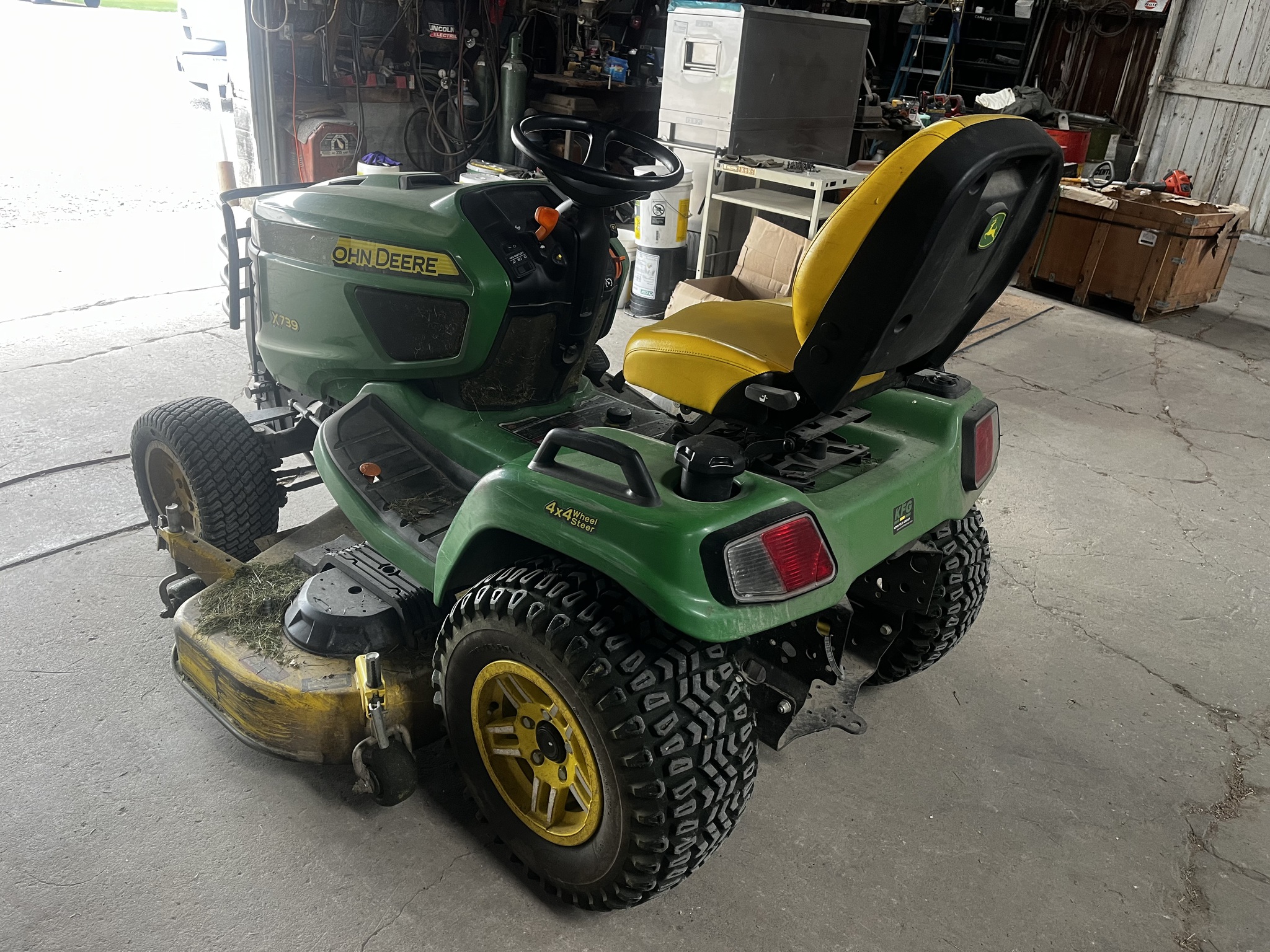 2022 John Deere X739 Image 7