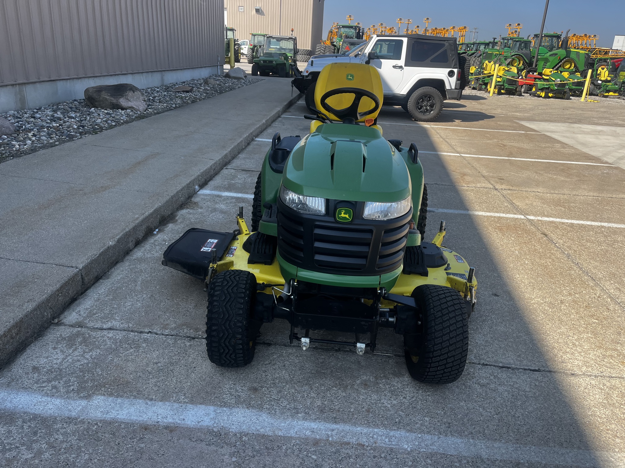 2022 John Deere X739 Image 9