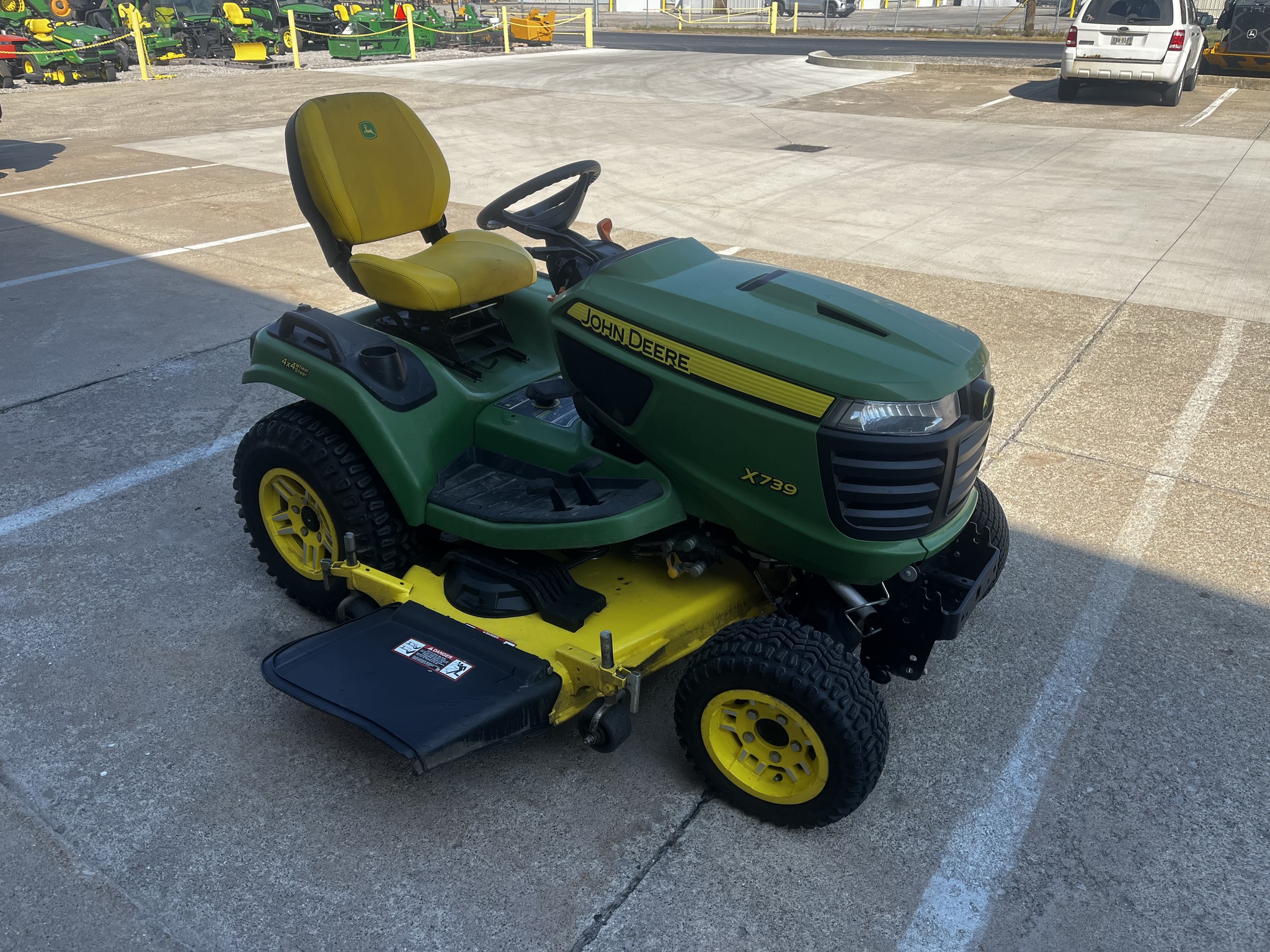 2022 John Deere X739 Image 6