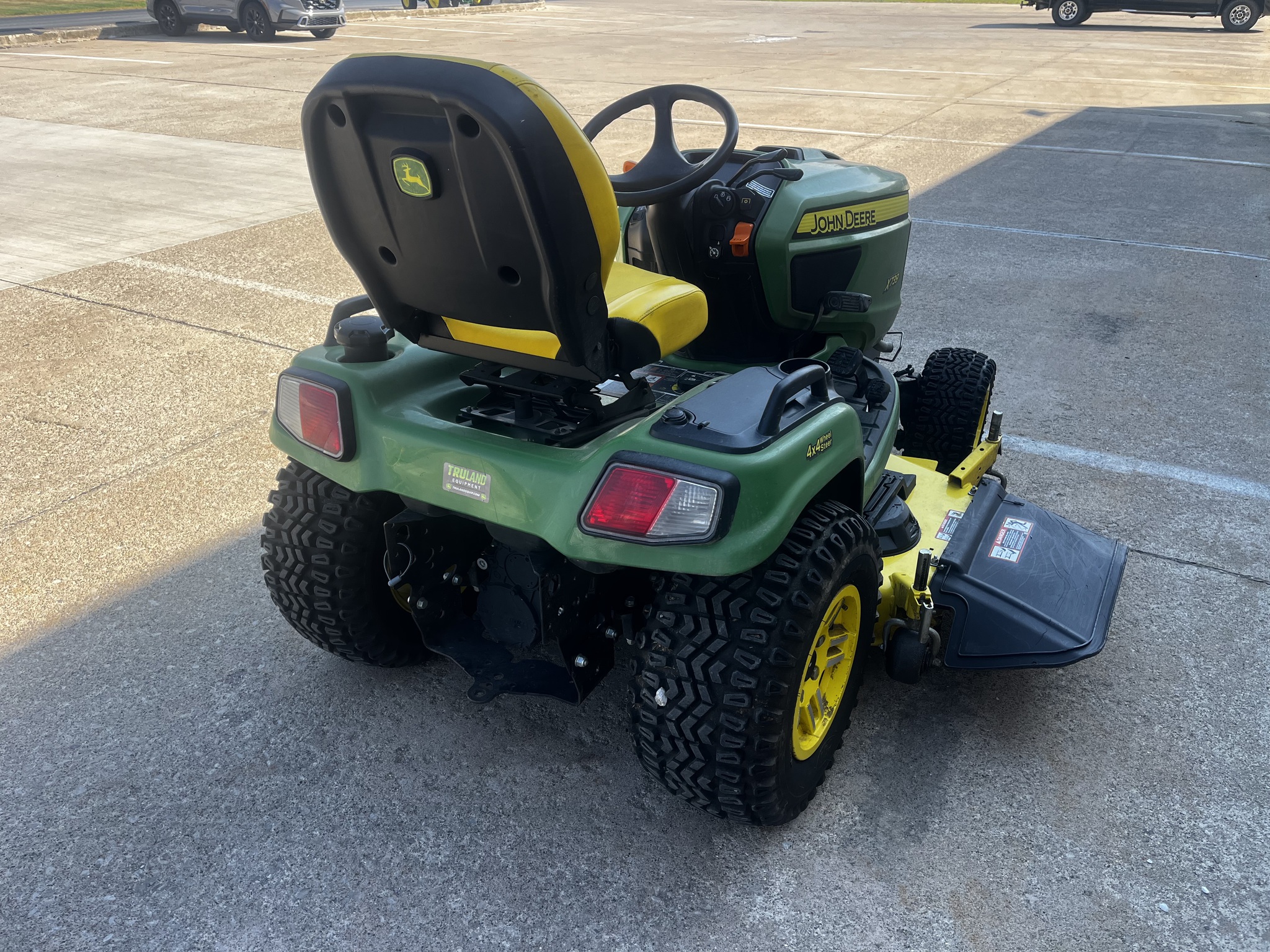 2022 John Deere X739 Image 8