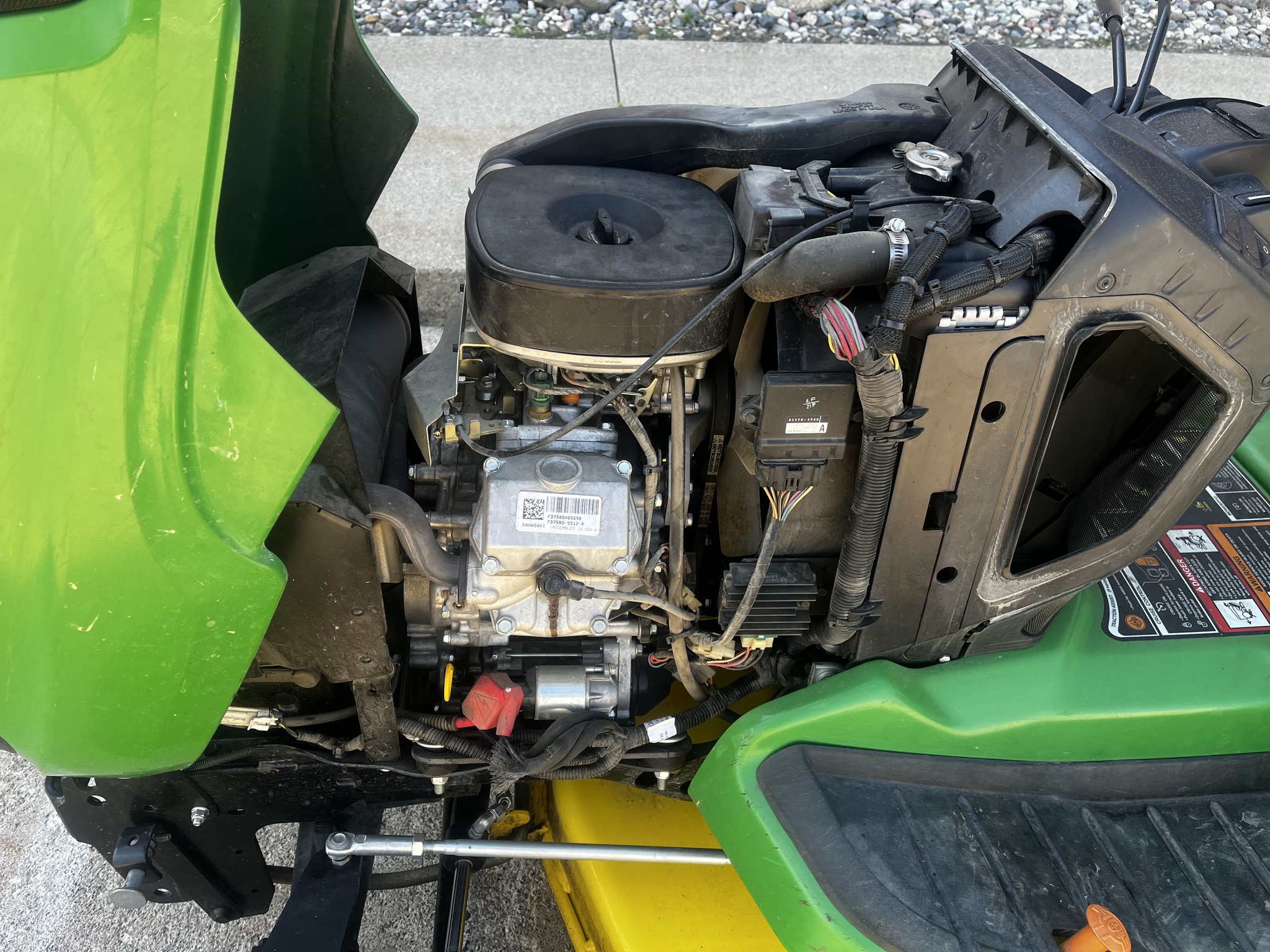 2022 John Deere X739 Image 4