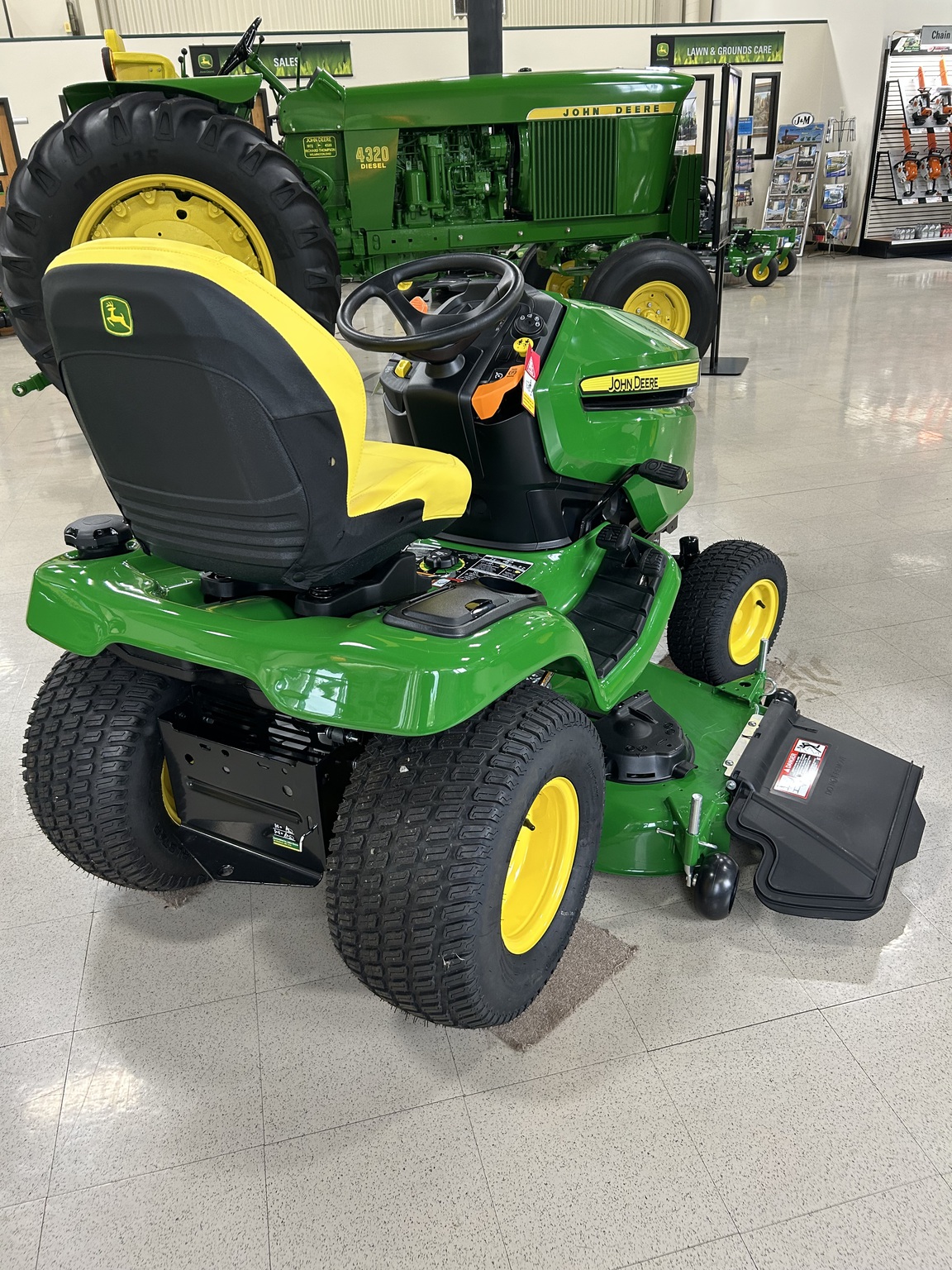 2025 John Deere X380 Image 4