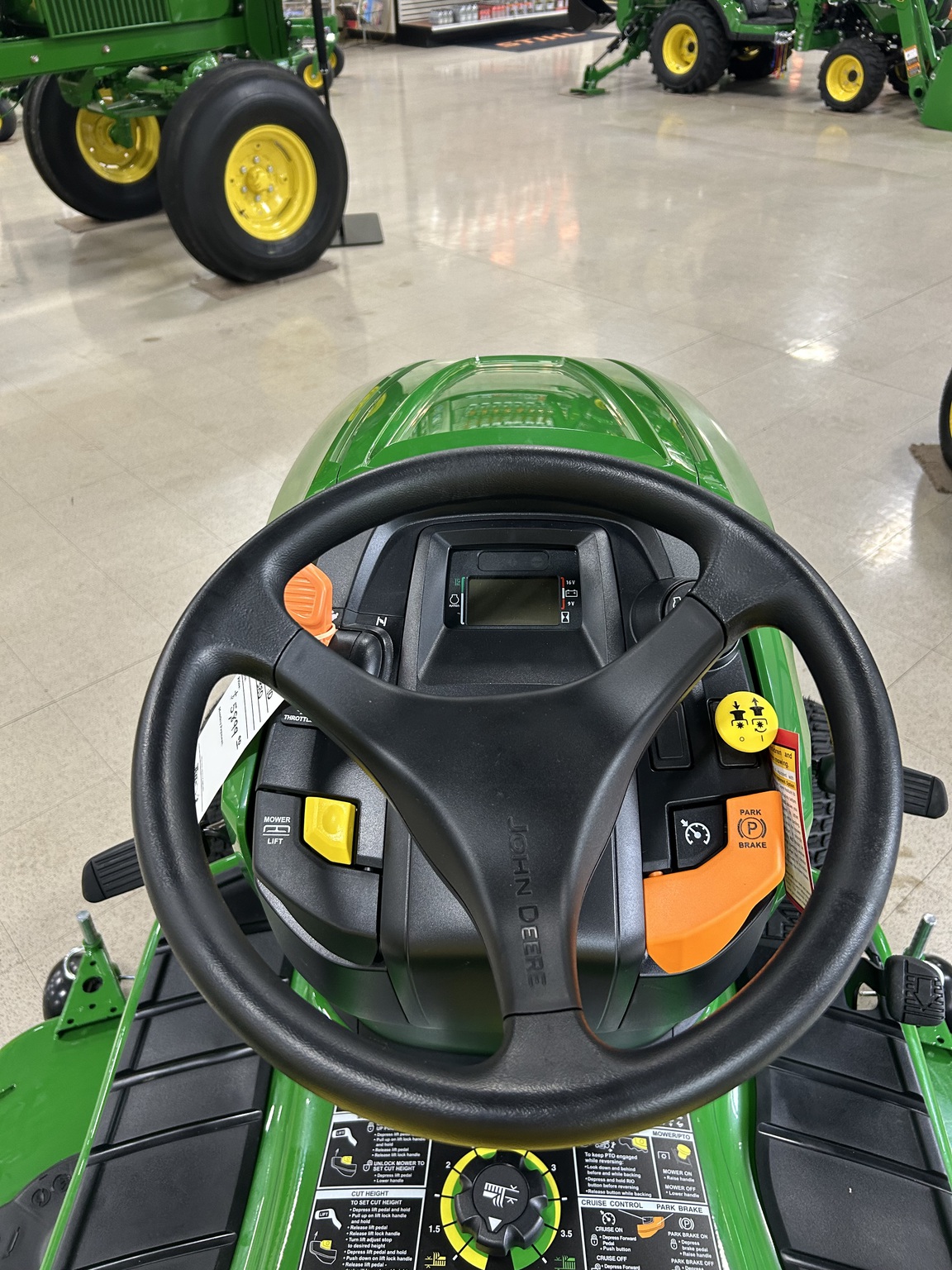 2025 John Deere X380 Image 5