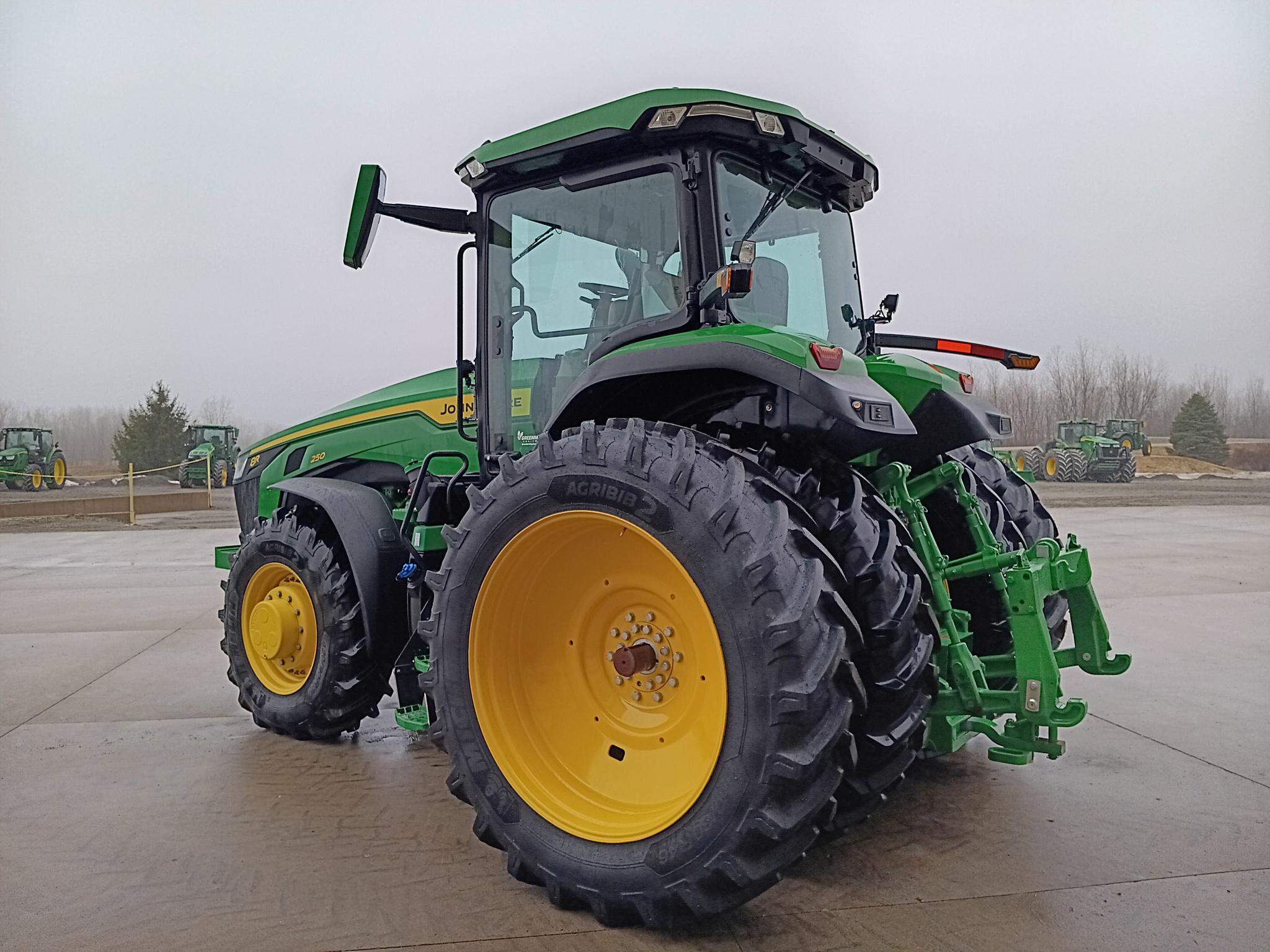 2025 John Deere 8R 250 Image 5