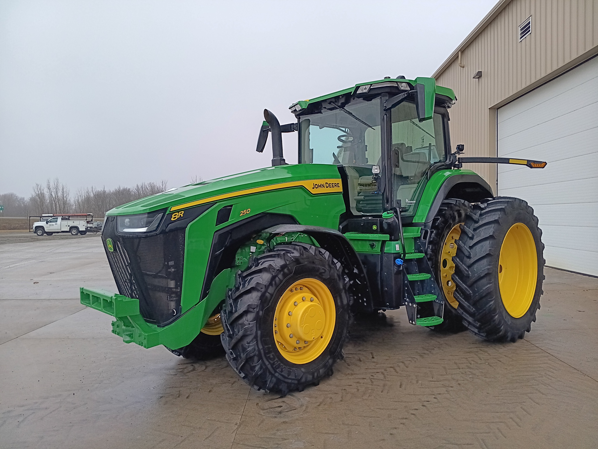 2025 John Deere 8R 250 Image 7