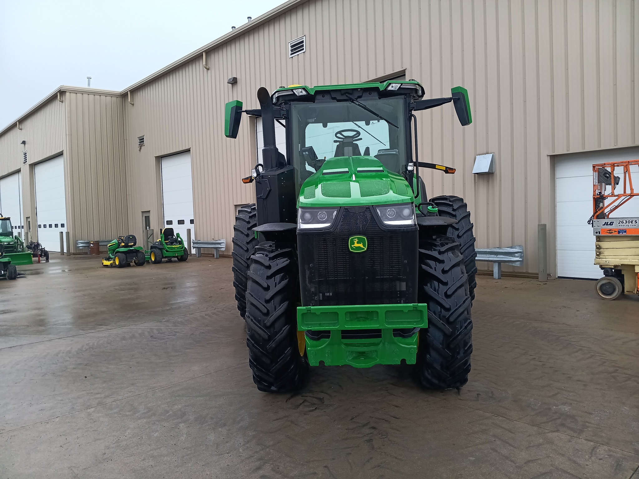 2025 John Deere 8R 250 Image 8