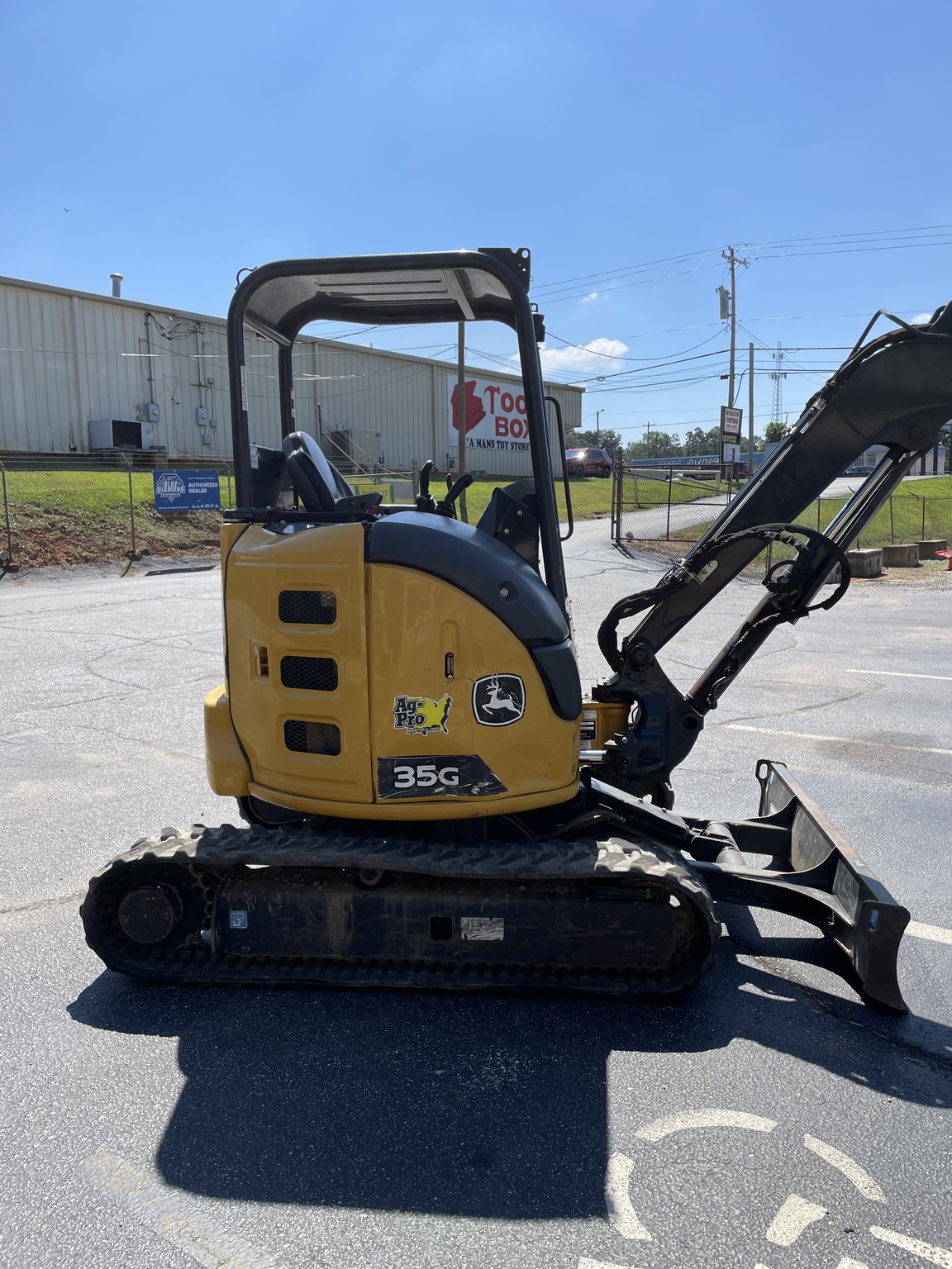 2023 John Deere 35G Image 6