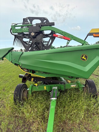 Used 2021 John Deere HD50R Combine Platforms at Horizon Ag & Turf in Falher, AB - Photo2