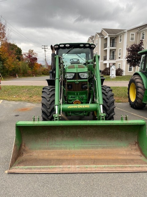 2014 John Deere 6140R Image 9