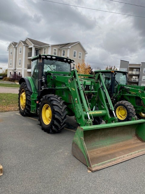2014 John Deere 6140R Image 8