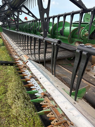 Used 2024 John Deere HD50R Combine Platforms at Horizon Ag & Turf in Falher, AB - Photo5