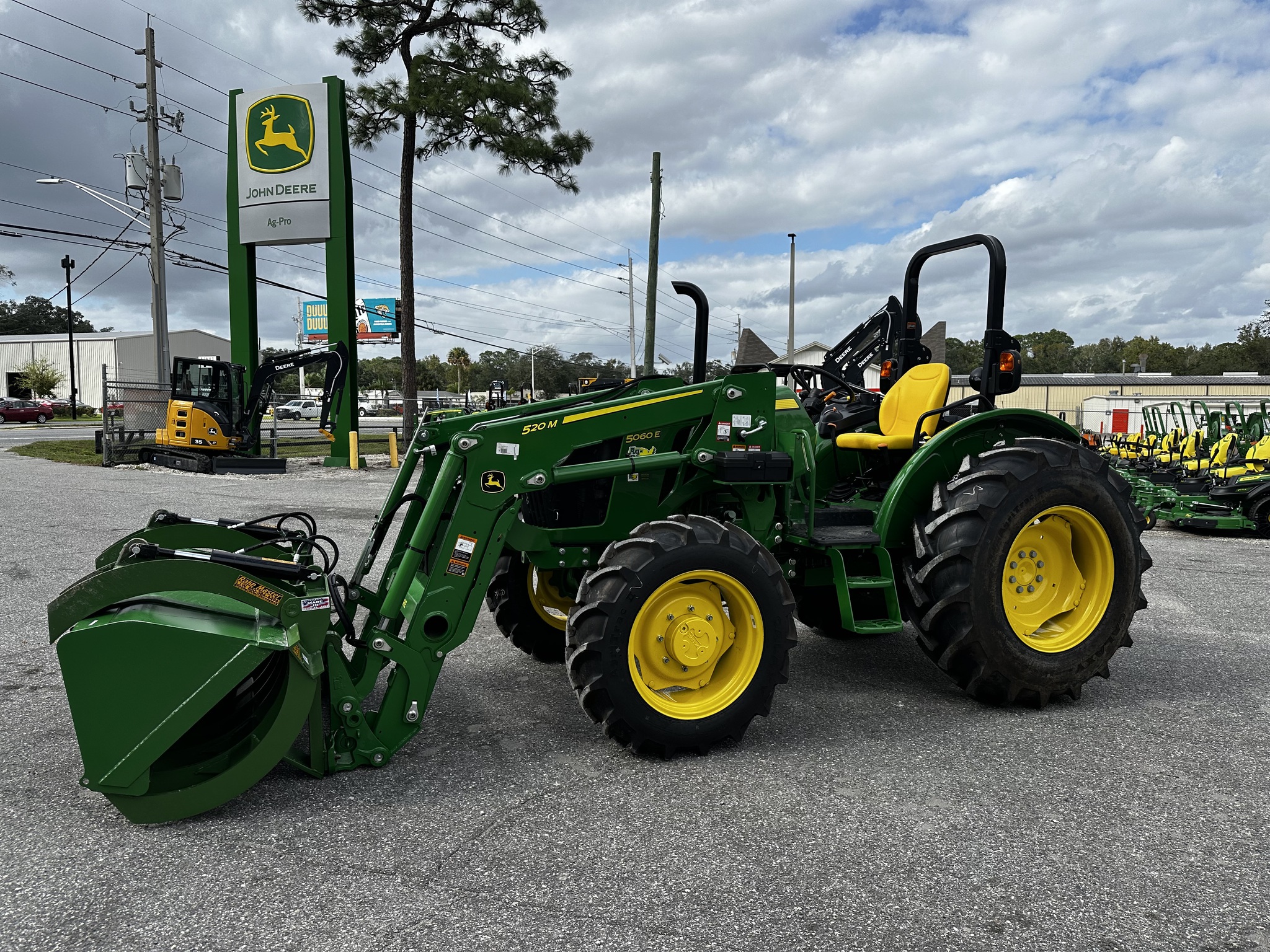 2025 John Deere 5060E Image 1