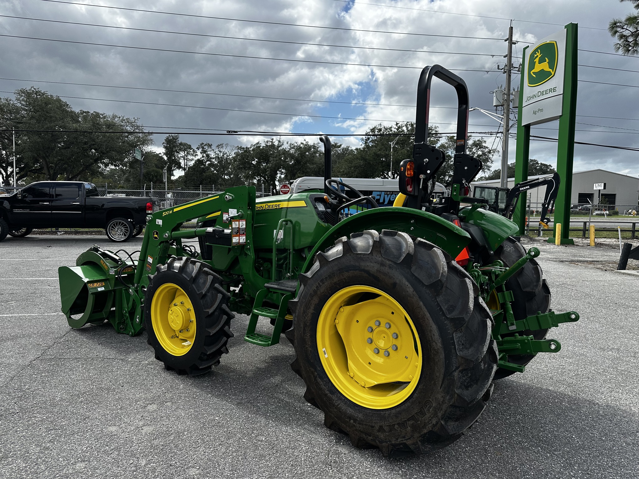 2025 John Deere 5060E Image 8