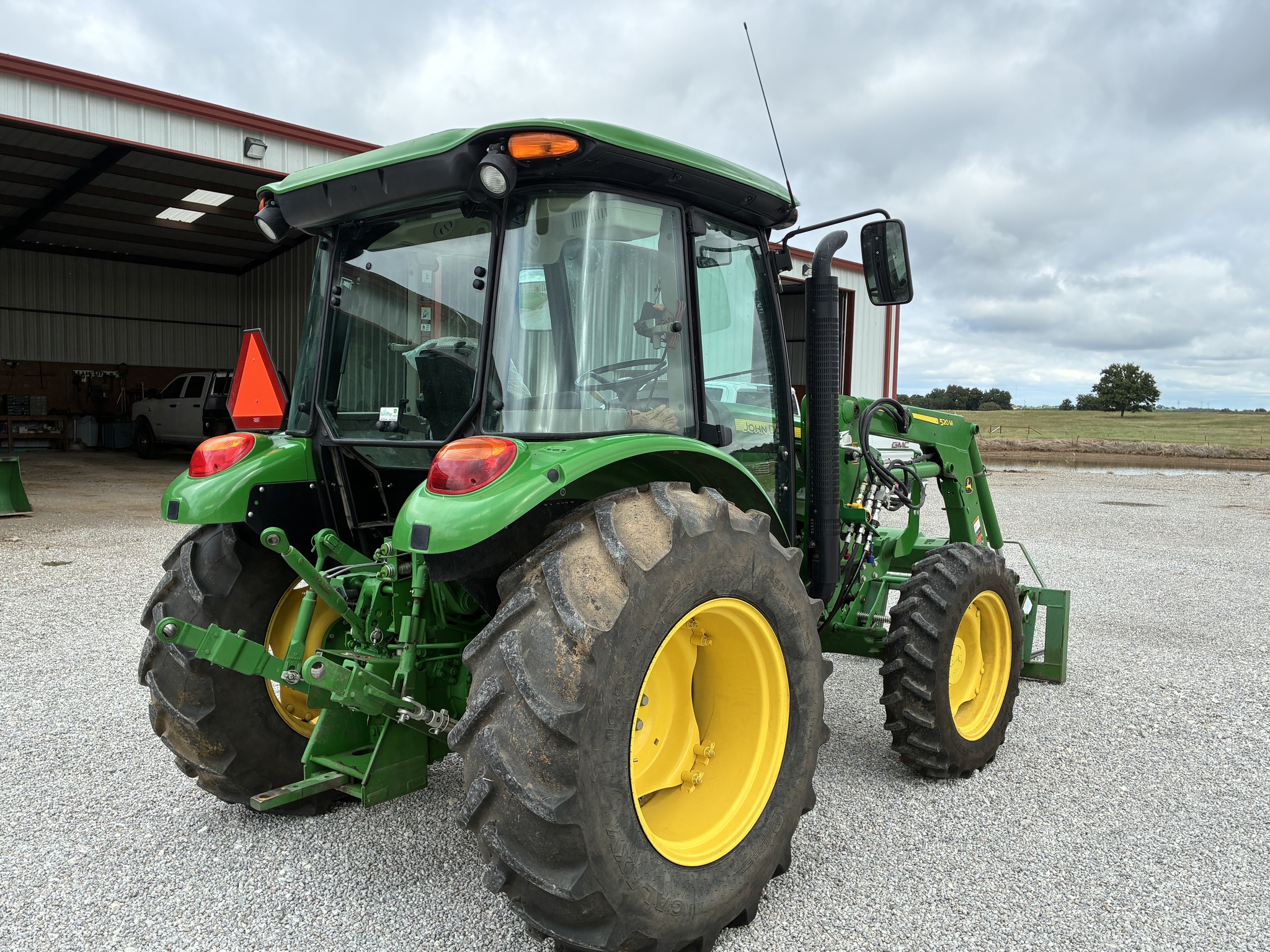 2021 John Deere 5075E Image 5