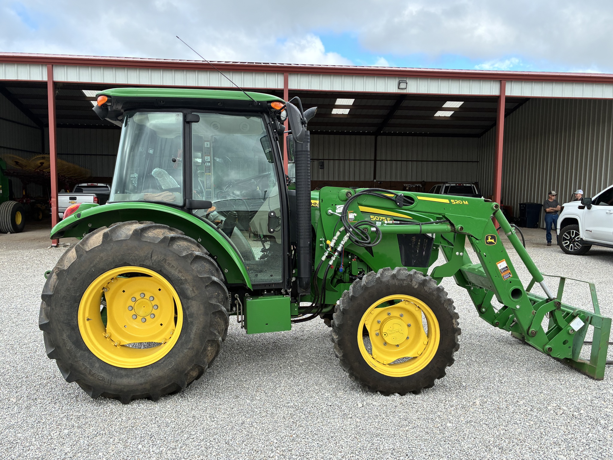 2021 John Deere 5075E Image 6