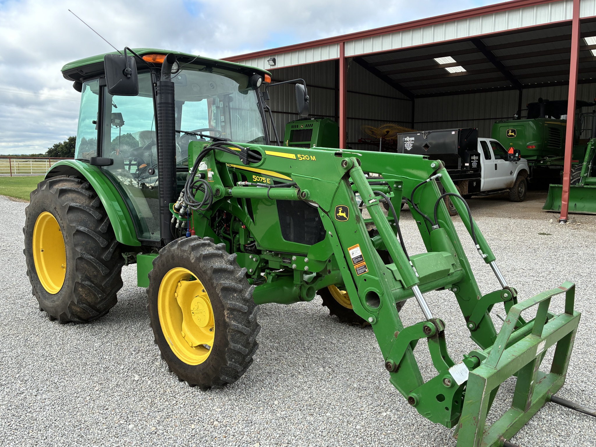 2021 John Deere 5075E Image 7