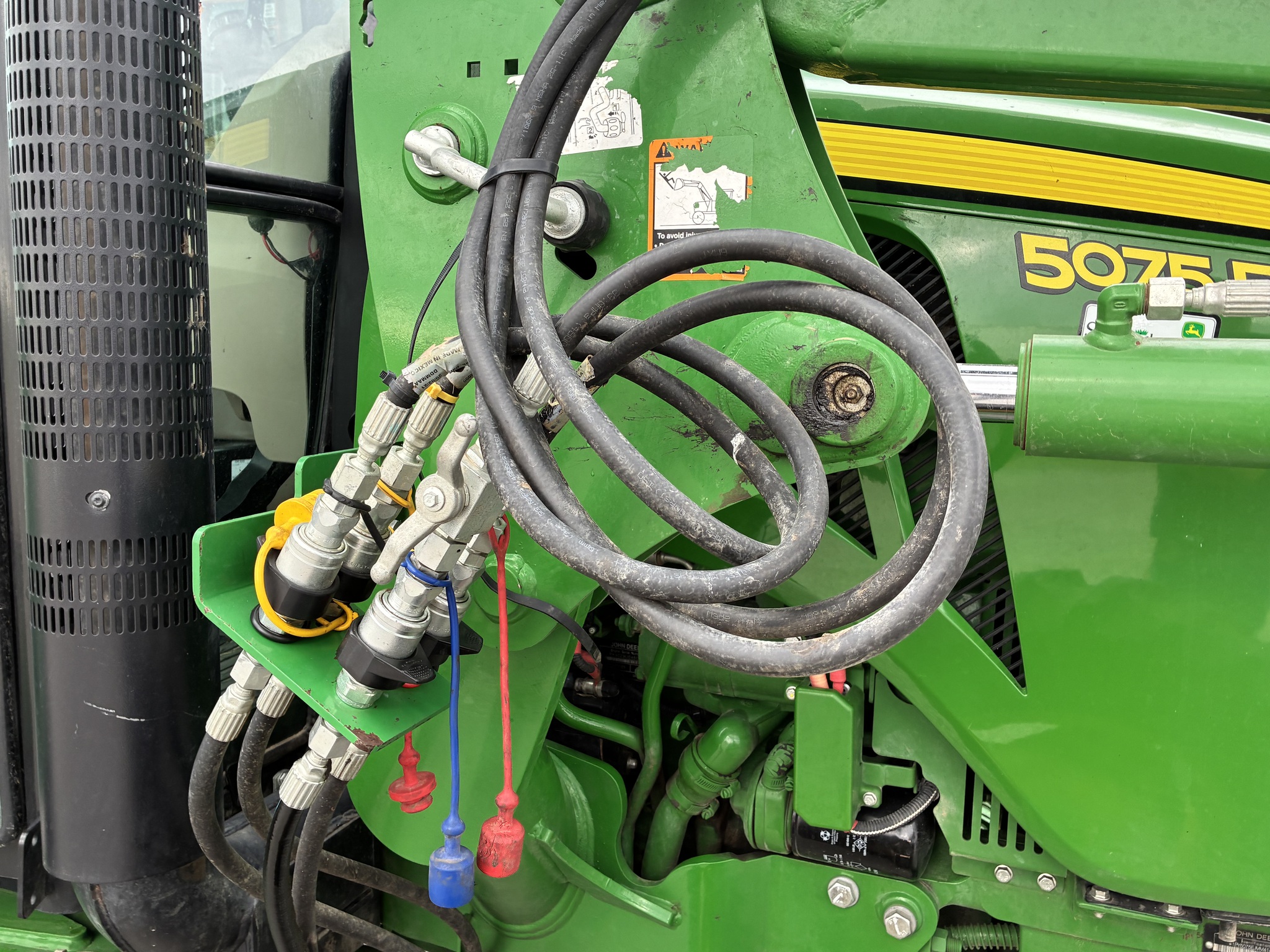 2021 John Deere 5075E Image 10