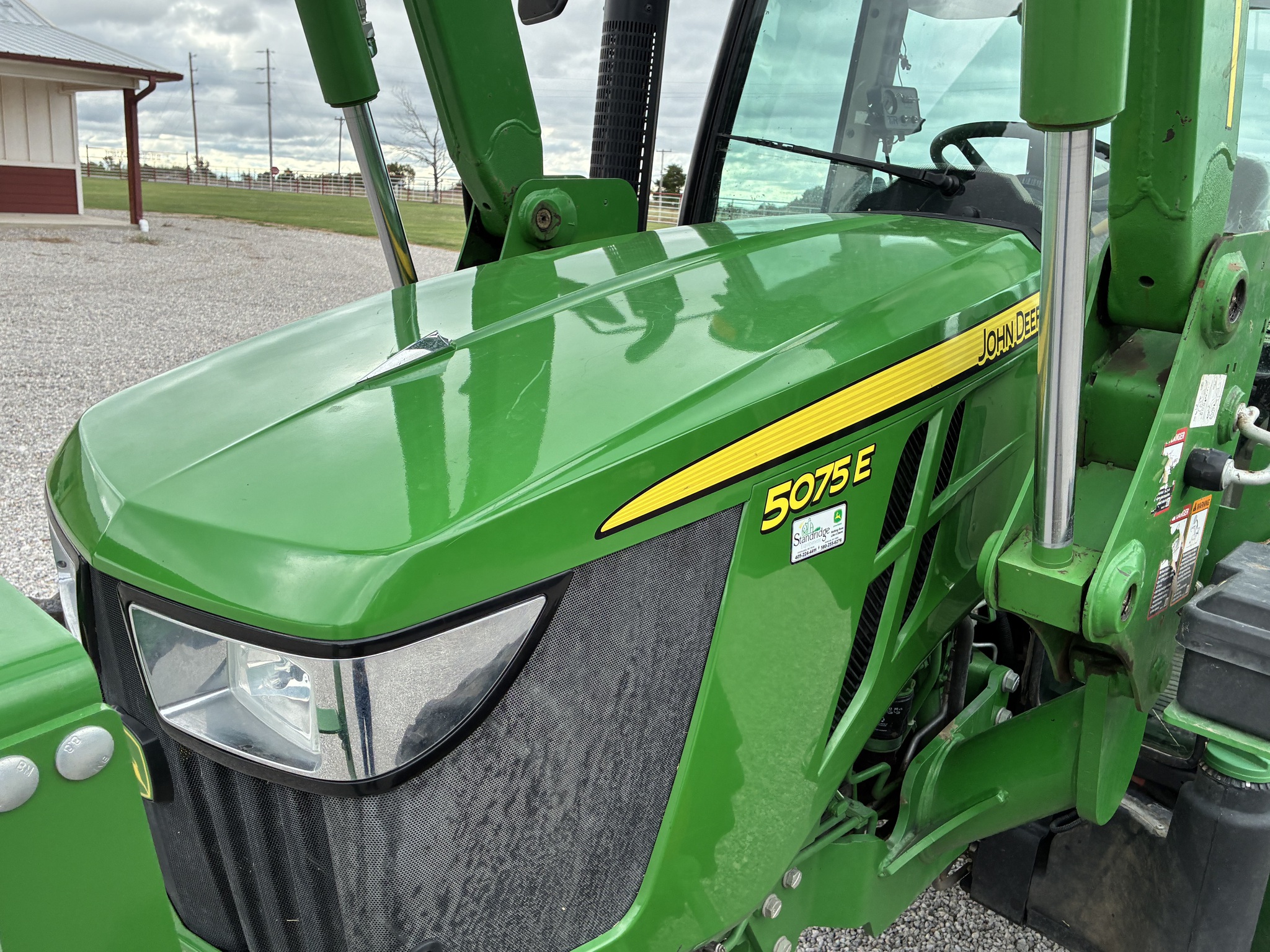 2021 John Deere 5075E Image 9
